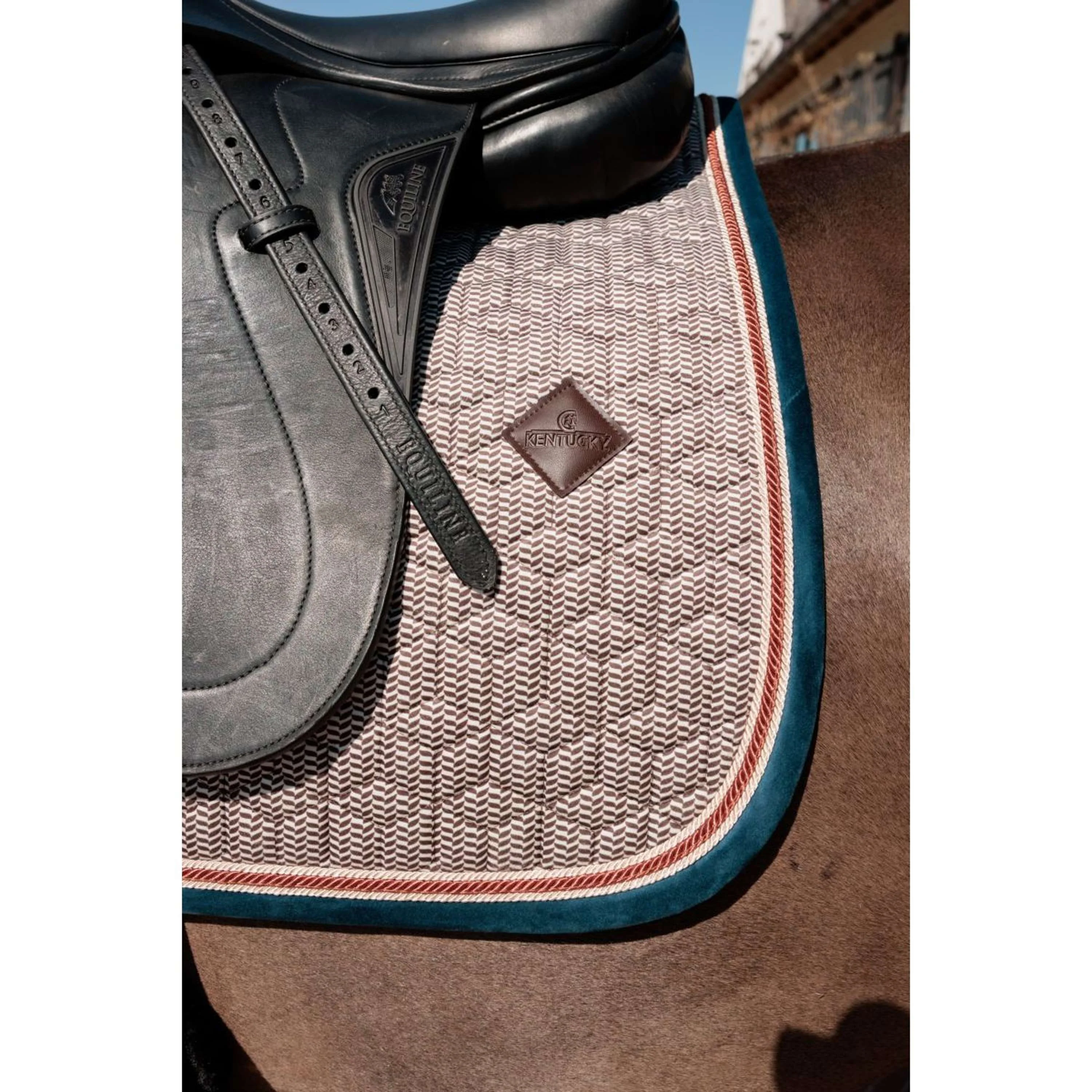 Kentucky Horsewear Tapis de Selle Pied-de-Poule Dressage Bordeaux/Marine - Image 3