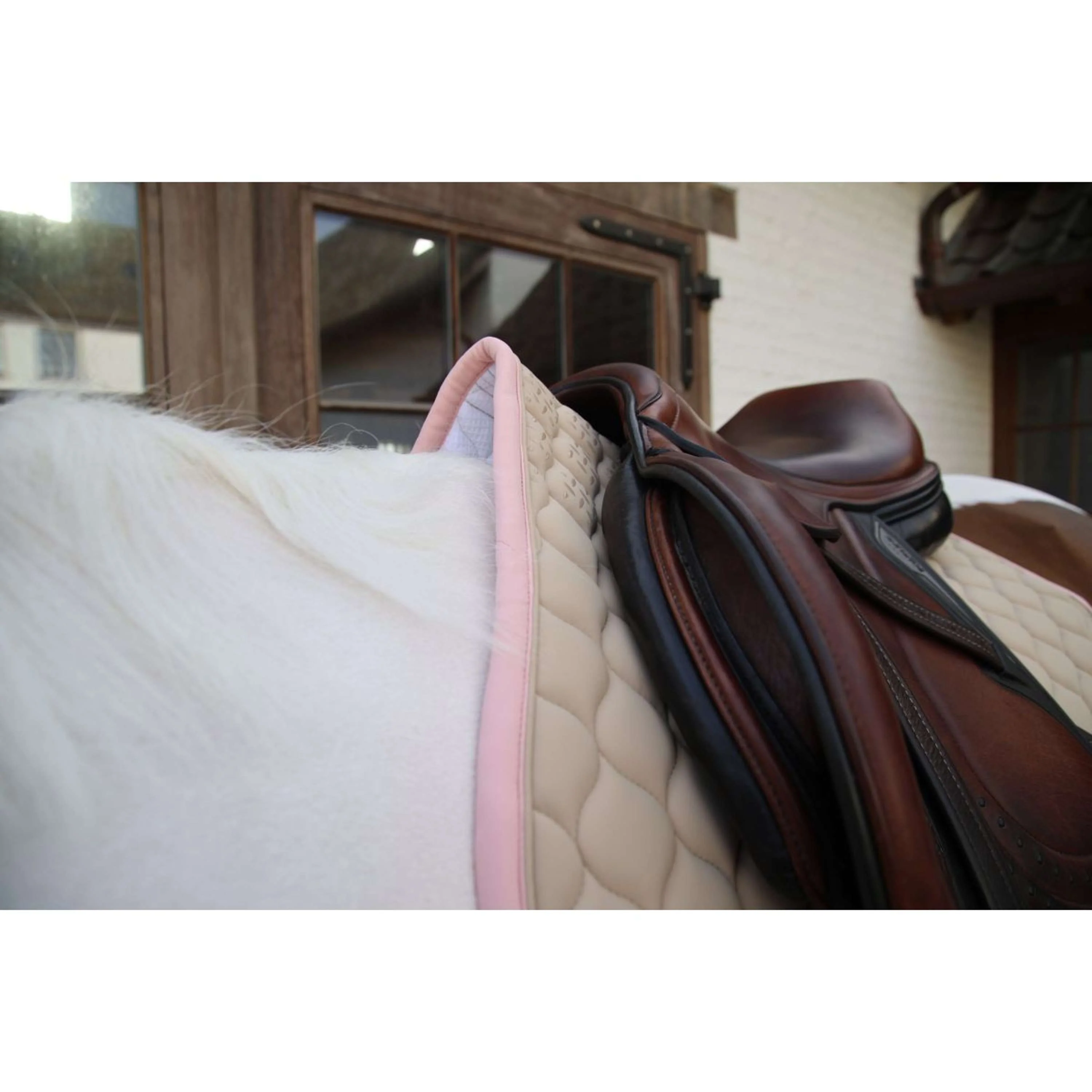 Kentucky Horsewear Tapis de Selle Softshell Onion Quilt de Saut Beige/Vieux Rose - Image 5