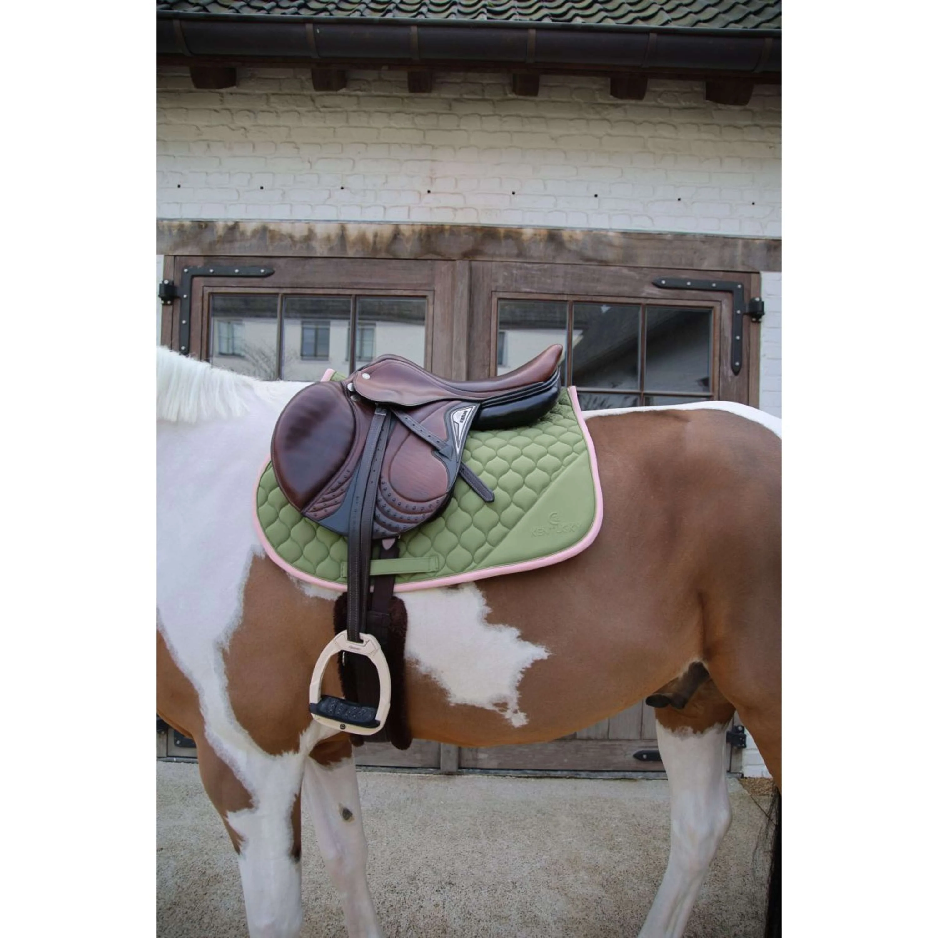 Kentucky Horsewear Tapis de Selle Softshell Onion Quilt de Saut Kaki/Vieux Rose - Image 2