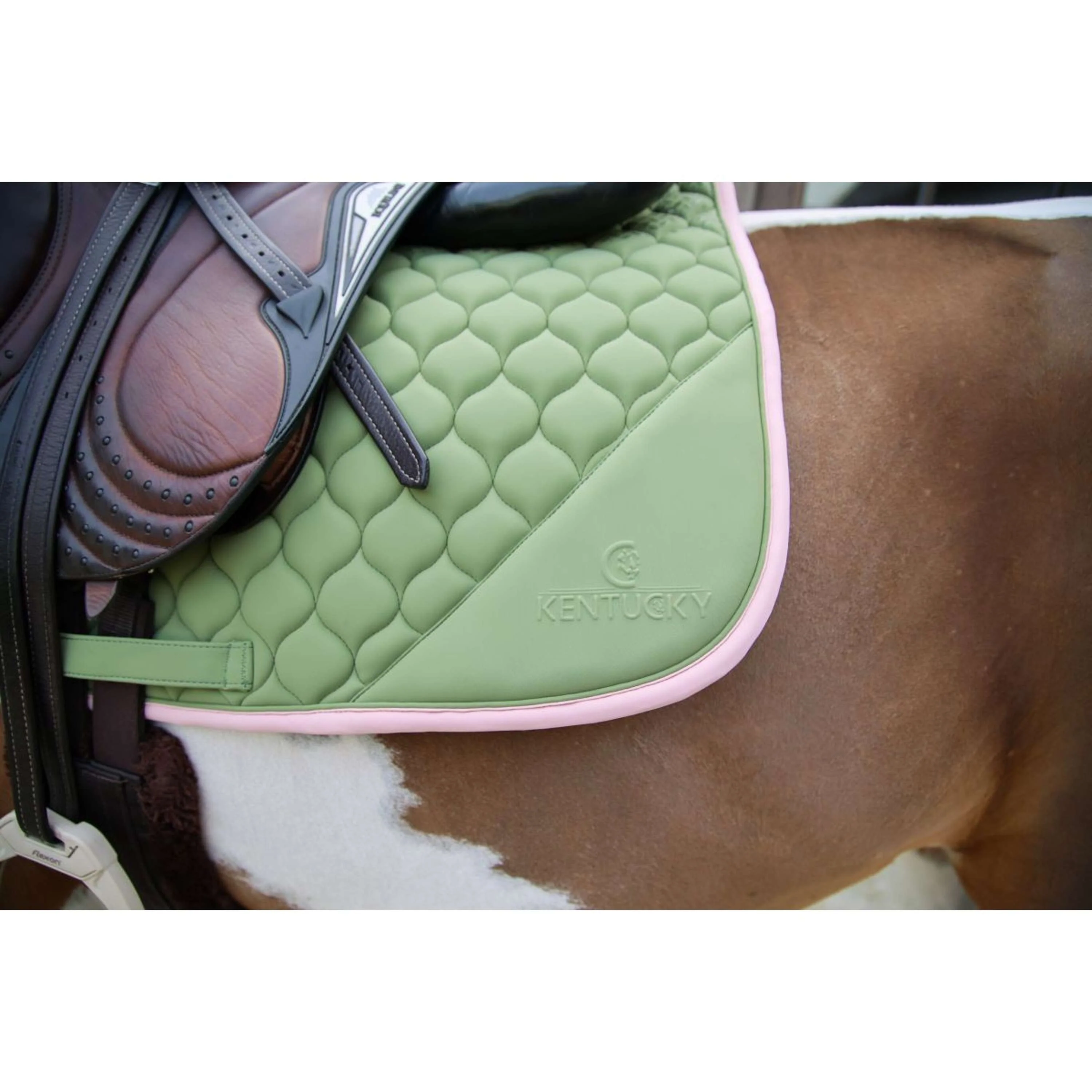 Kentucky Horsewear Tapis de Selle Softshell Onion Quilt de Saut Kaki/Vieux Rose - Image 4