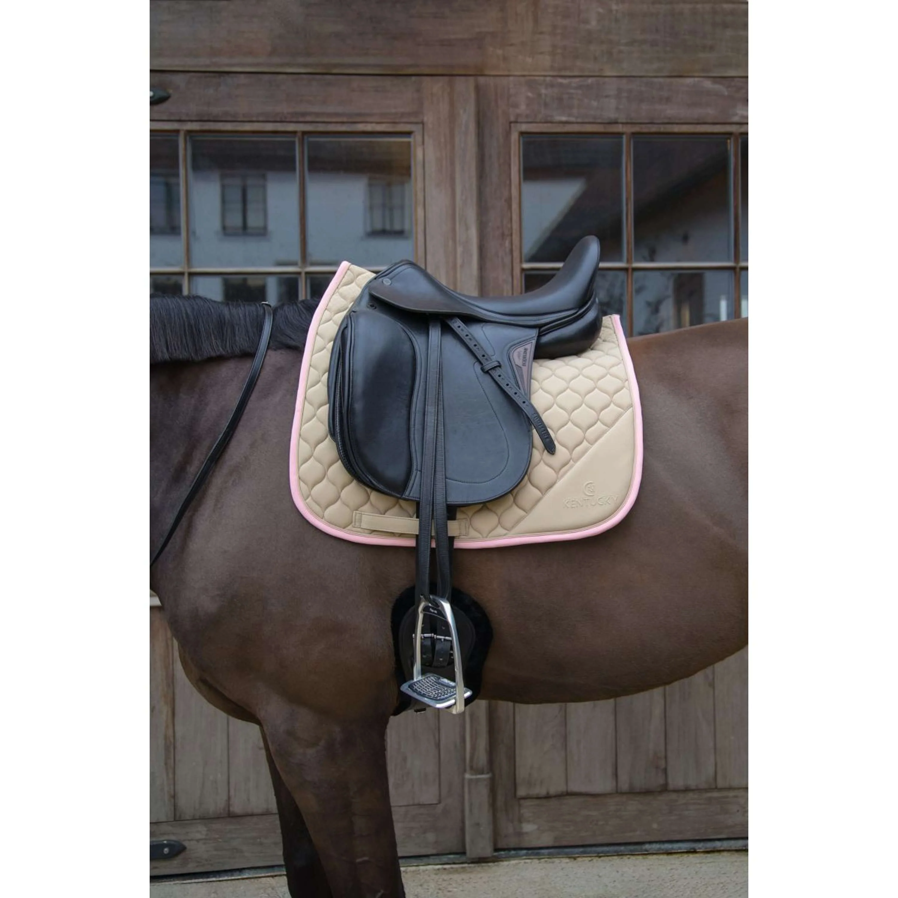 Kentucky Horsewear Tapis de Selle Softshell Onion Quilt Dressage Beige/Vieux Rose - Image 2