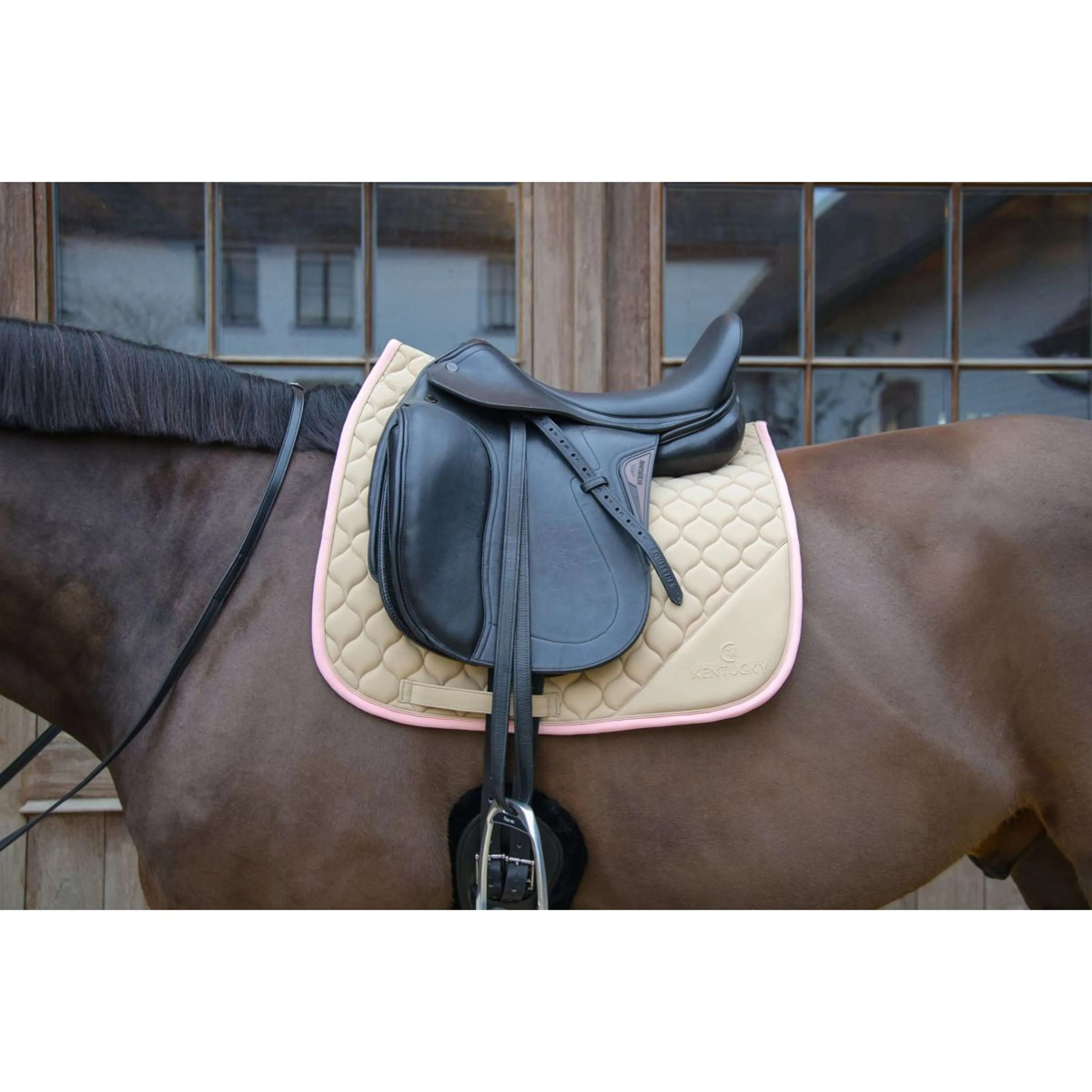 Kentucky Horsewear Tapis de Selle Softshell Onion Quilt Dressage Beige/Vieux Rose - Image 6
