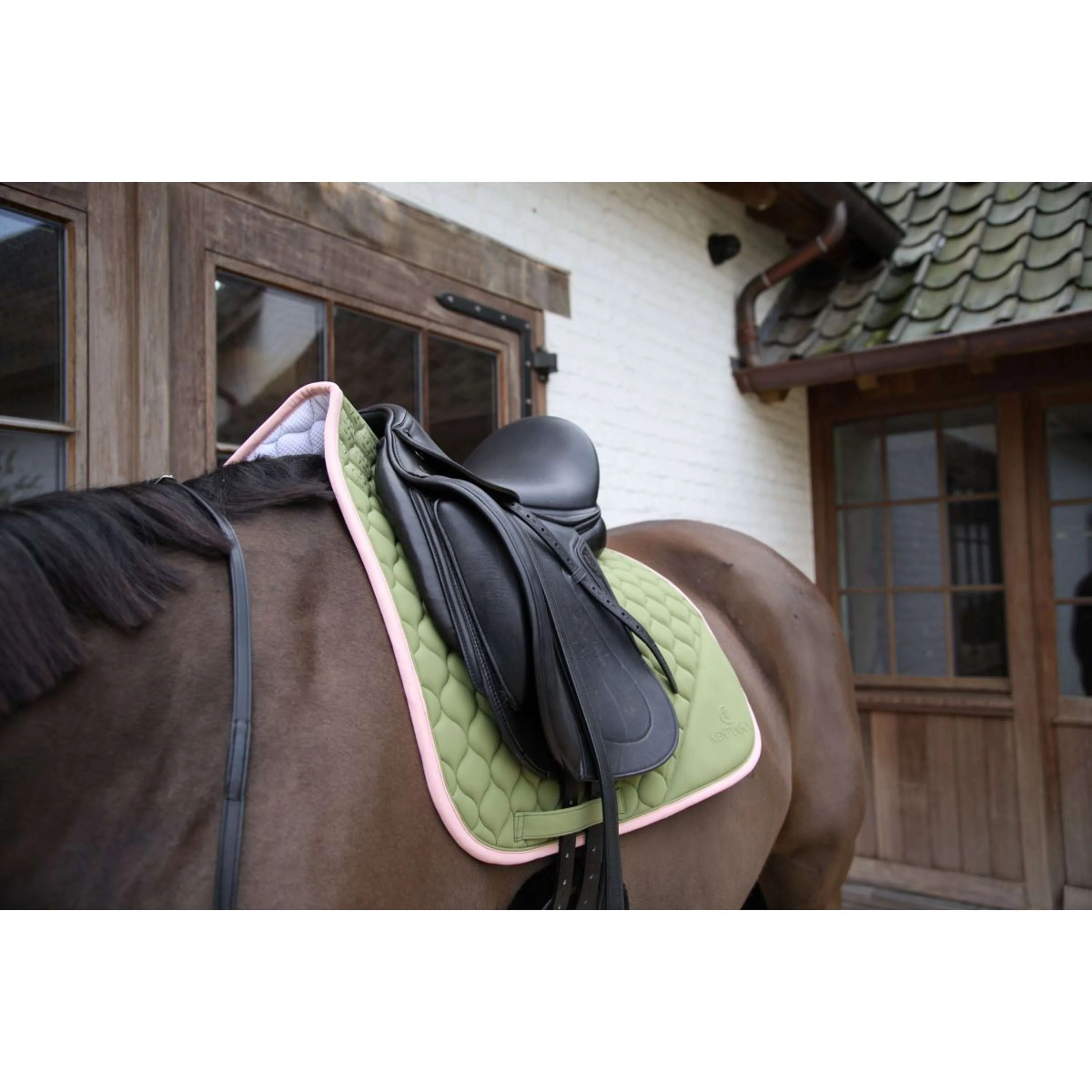 Kentucky Horsewear Tapis de Selle Softshell Onion Quilt Dressage Kaki/Vieux Rose - Image 3