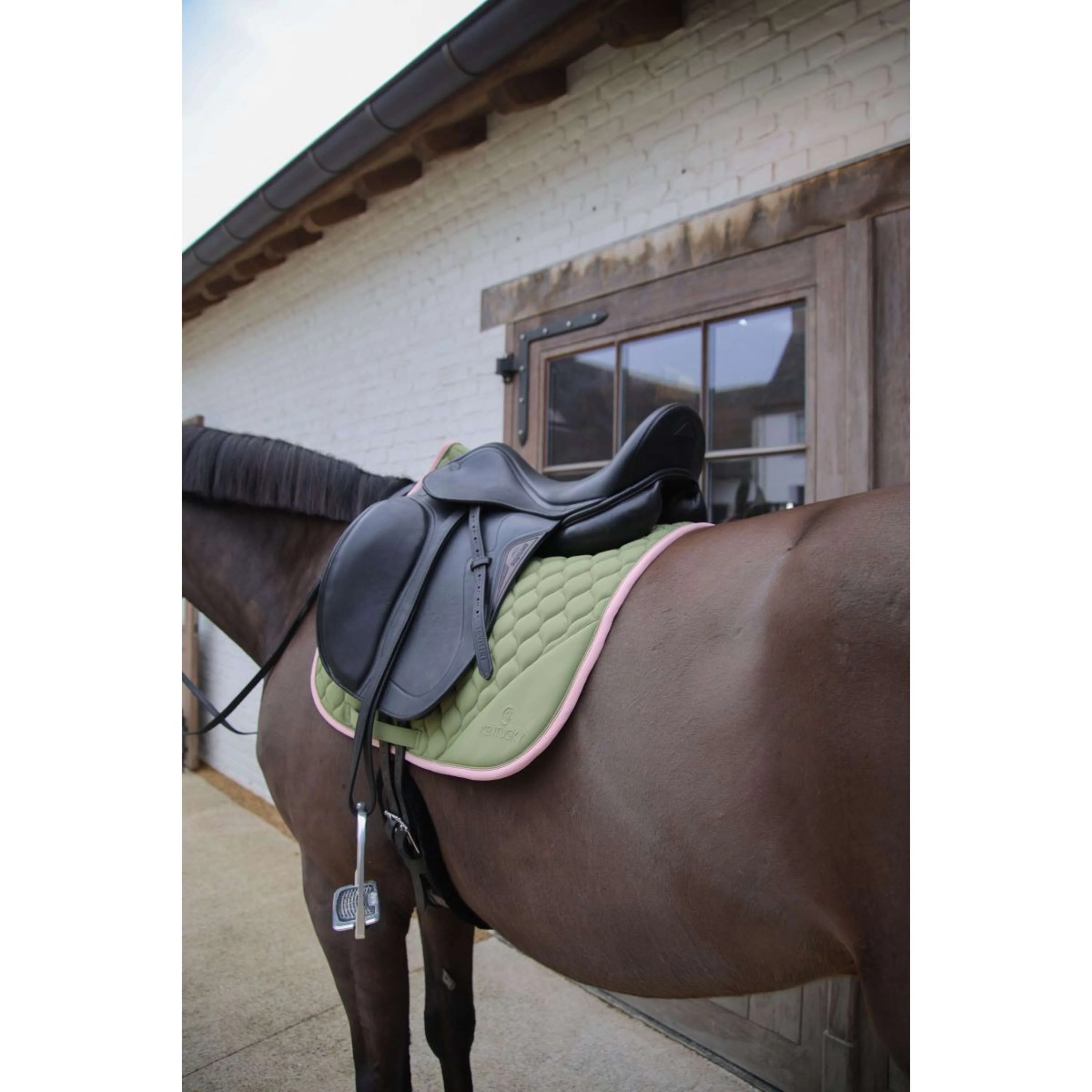 Kentucky Horsewear Tapis de Selle Softshell Onion Quilt Dressage Kaki/Vieux Rose - Image 5