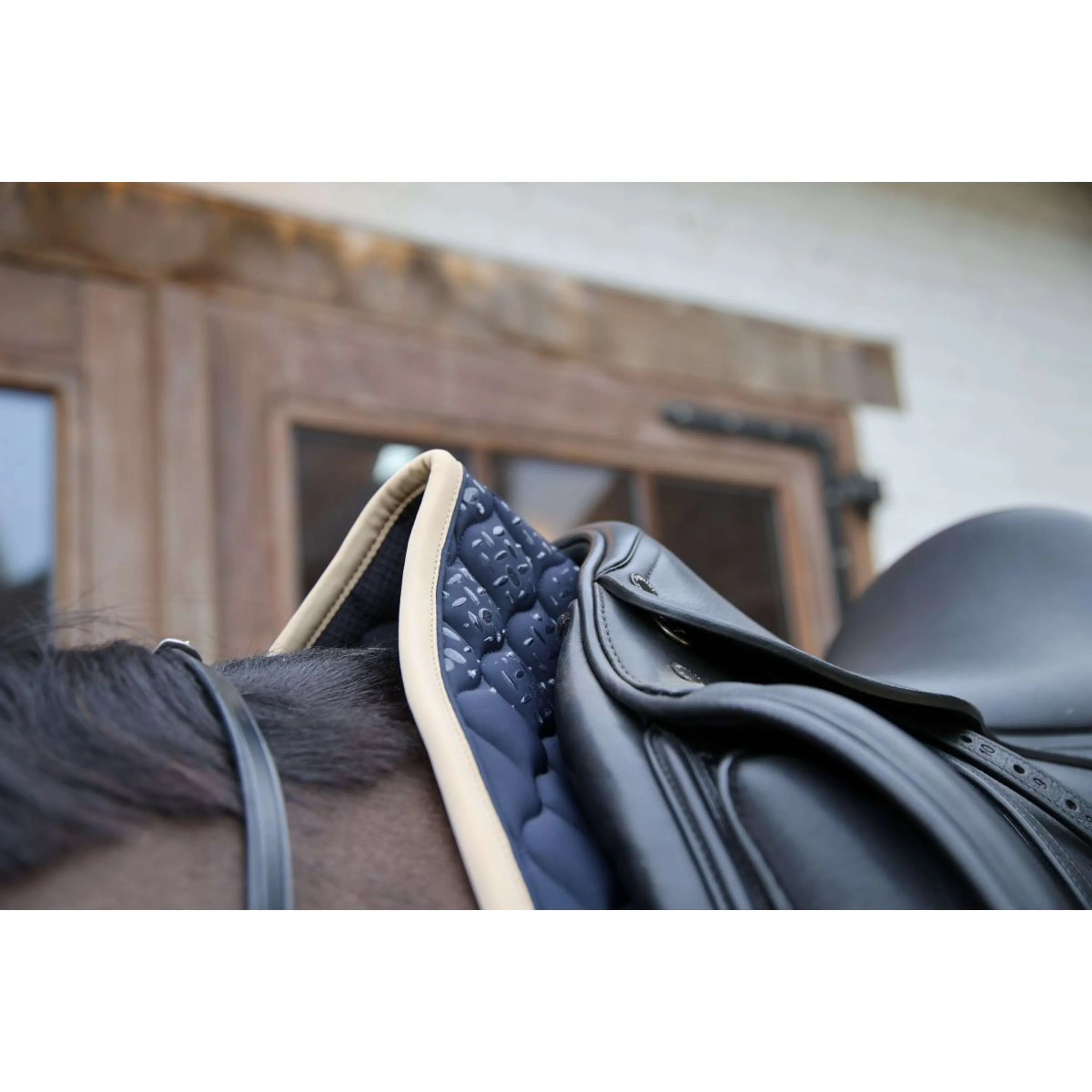 Kentucky Horsewear Tapis de Selle Softshell Onion Quilt Dressage Marin/Beige - Image 3