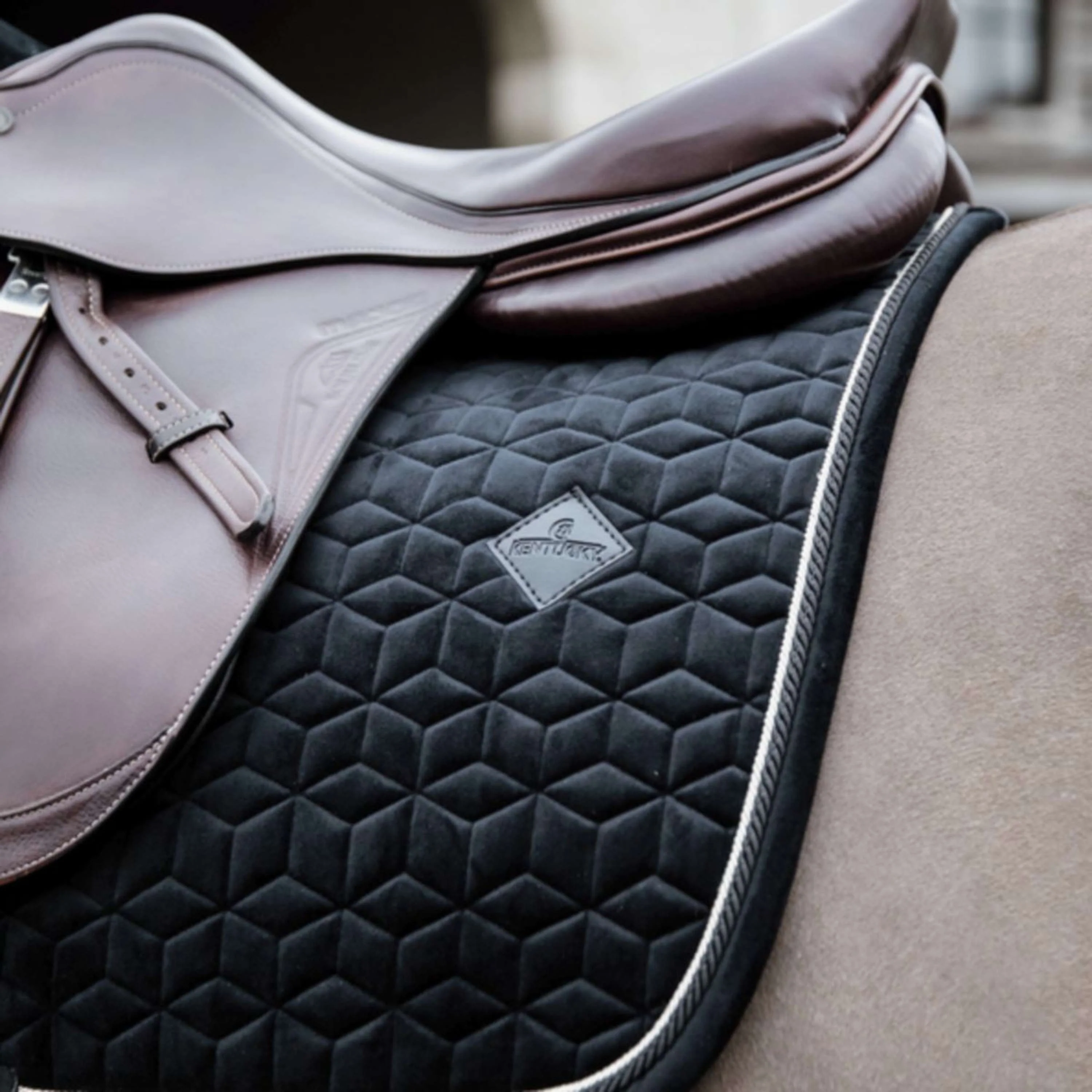 Kentucky Tapis de Selle Basic Velvet de Saut Noir - Image 3