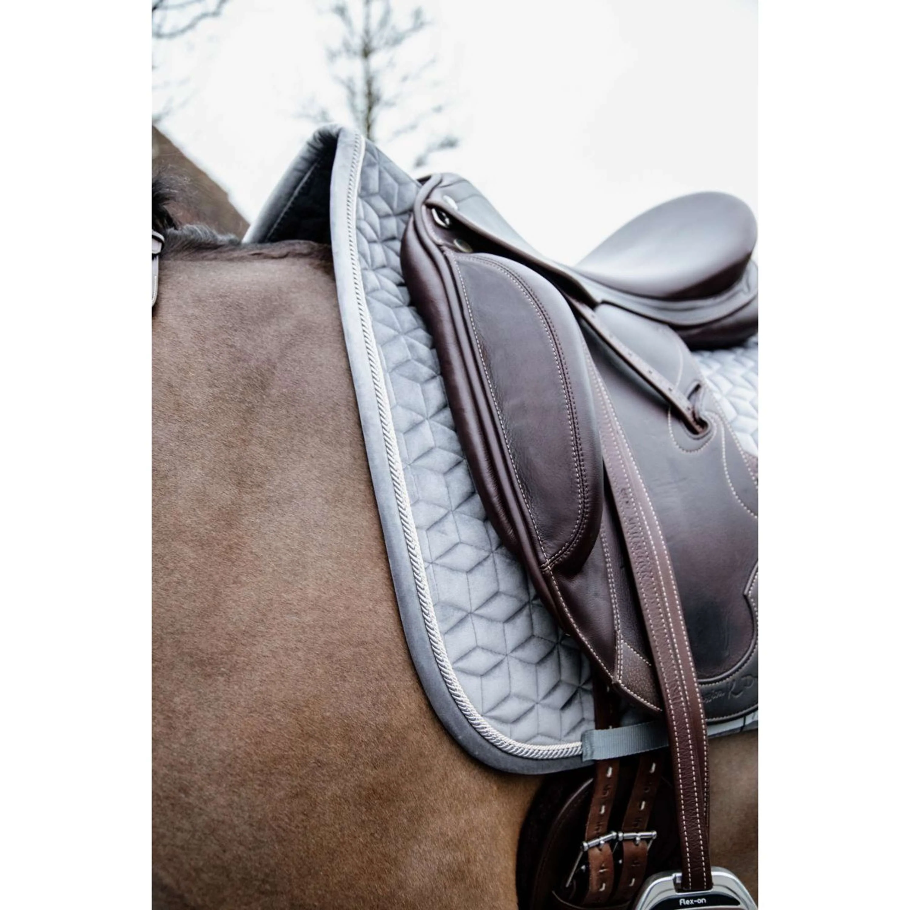 Kentucky Tapis de Selle Basic Velvet Dressage Gris - Image 4