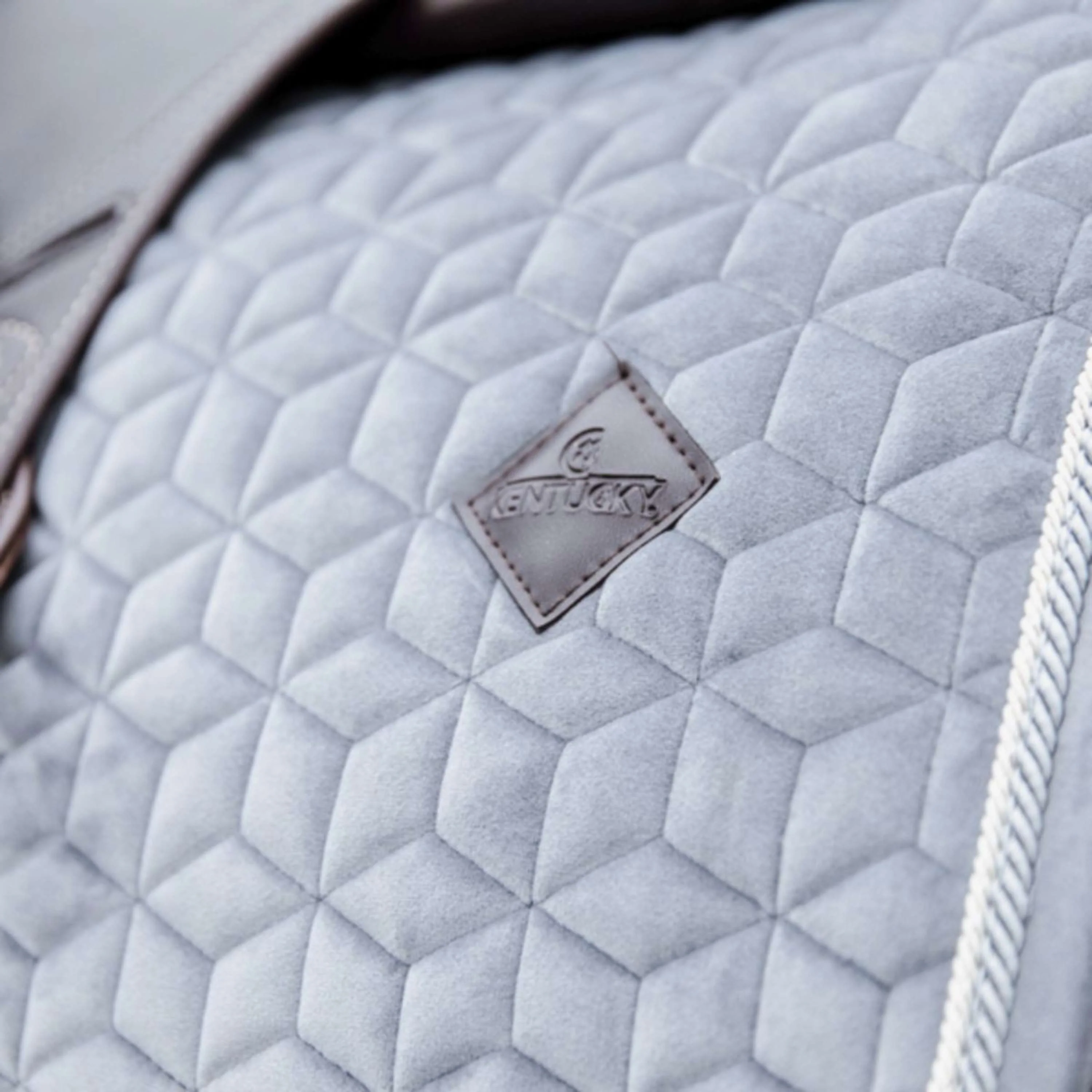Kentucky Tapis de Selle Basic Velvet Dressage Gris - Image 7
