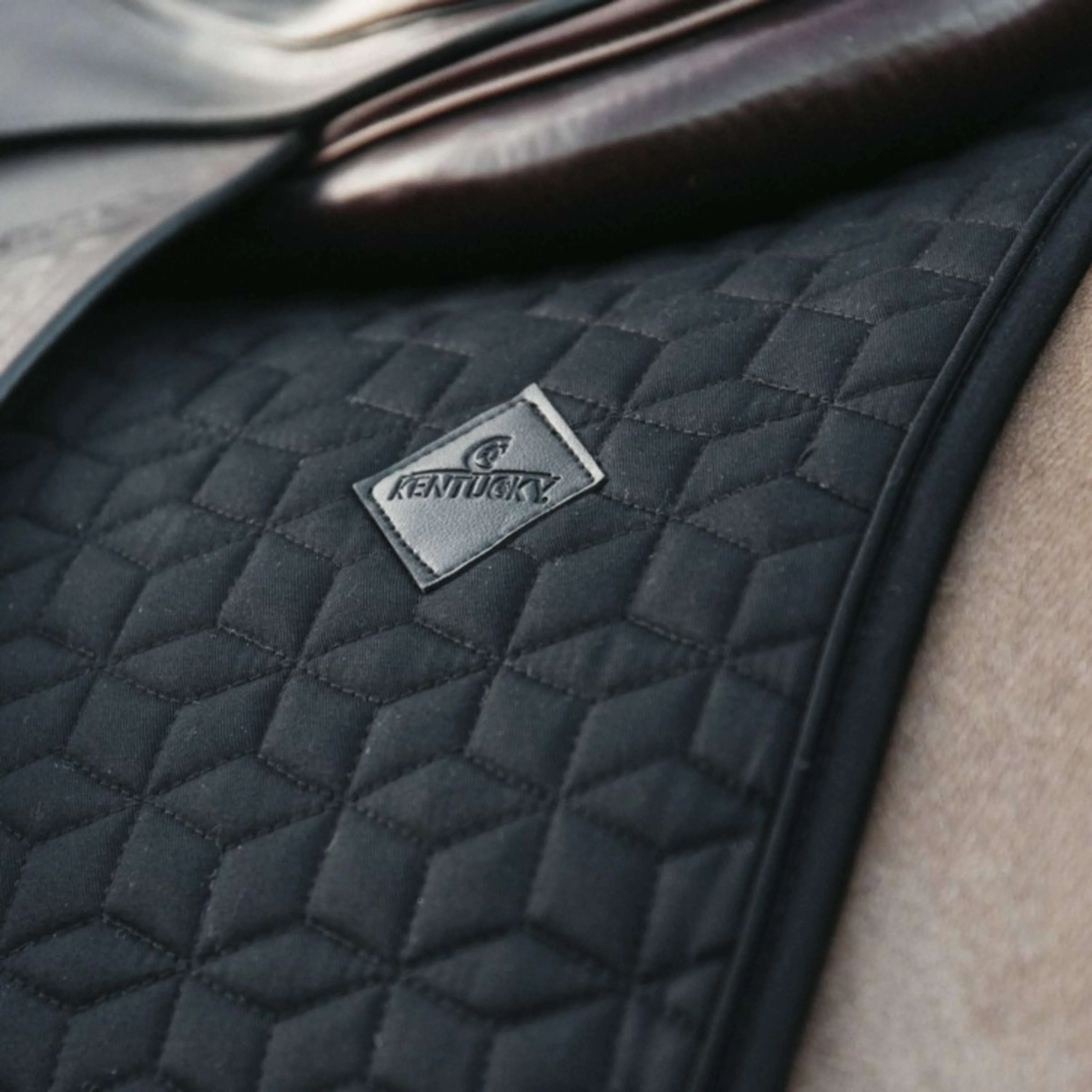 Kentucky Tapis de Selle Classic de Saut Noir - Image 2