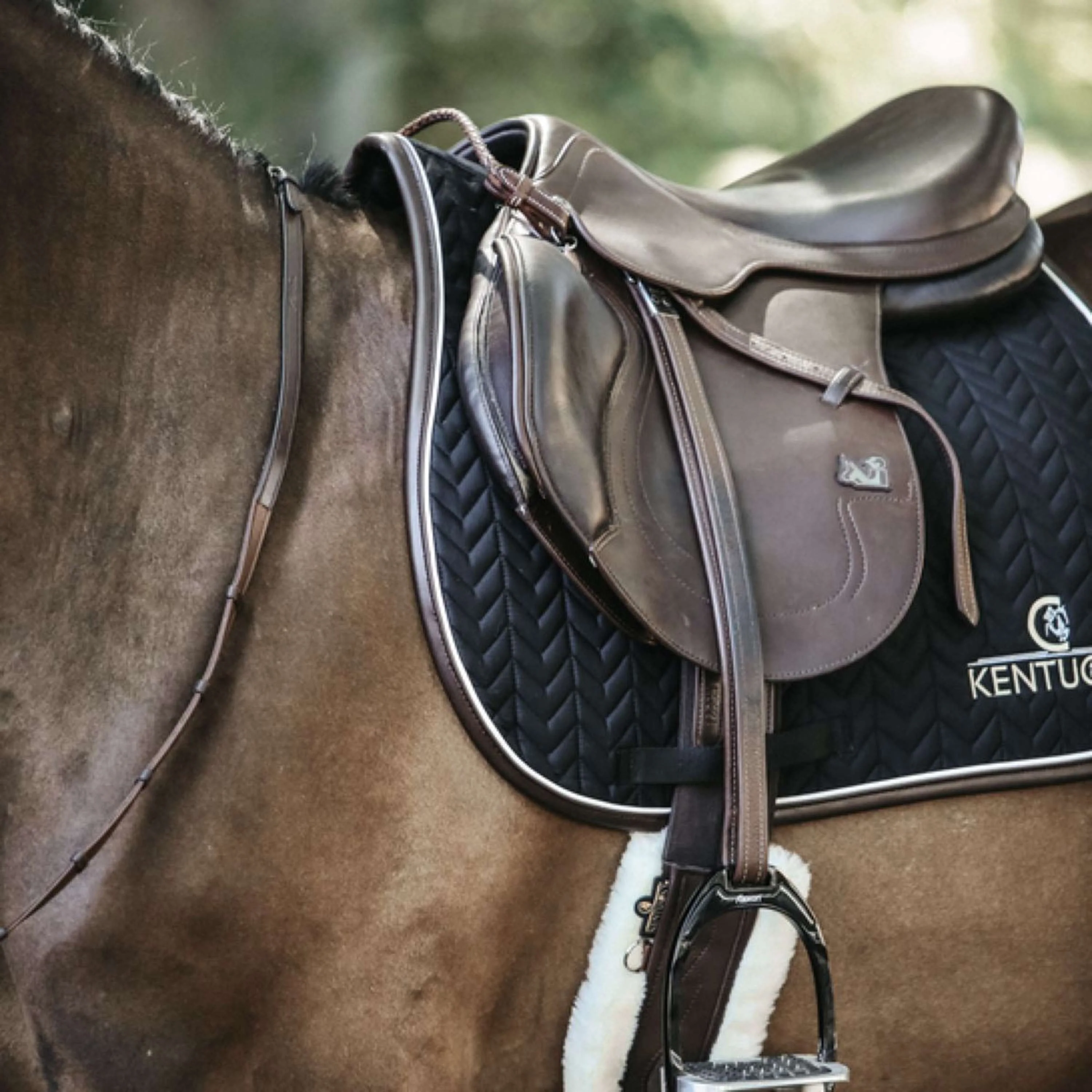 Kentucky Tapis de Selle De Saut Fishbone Leather Noir - Image 3