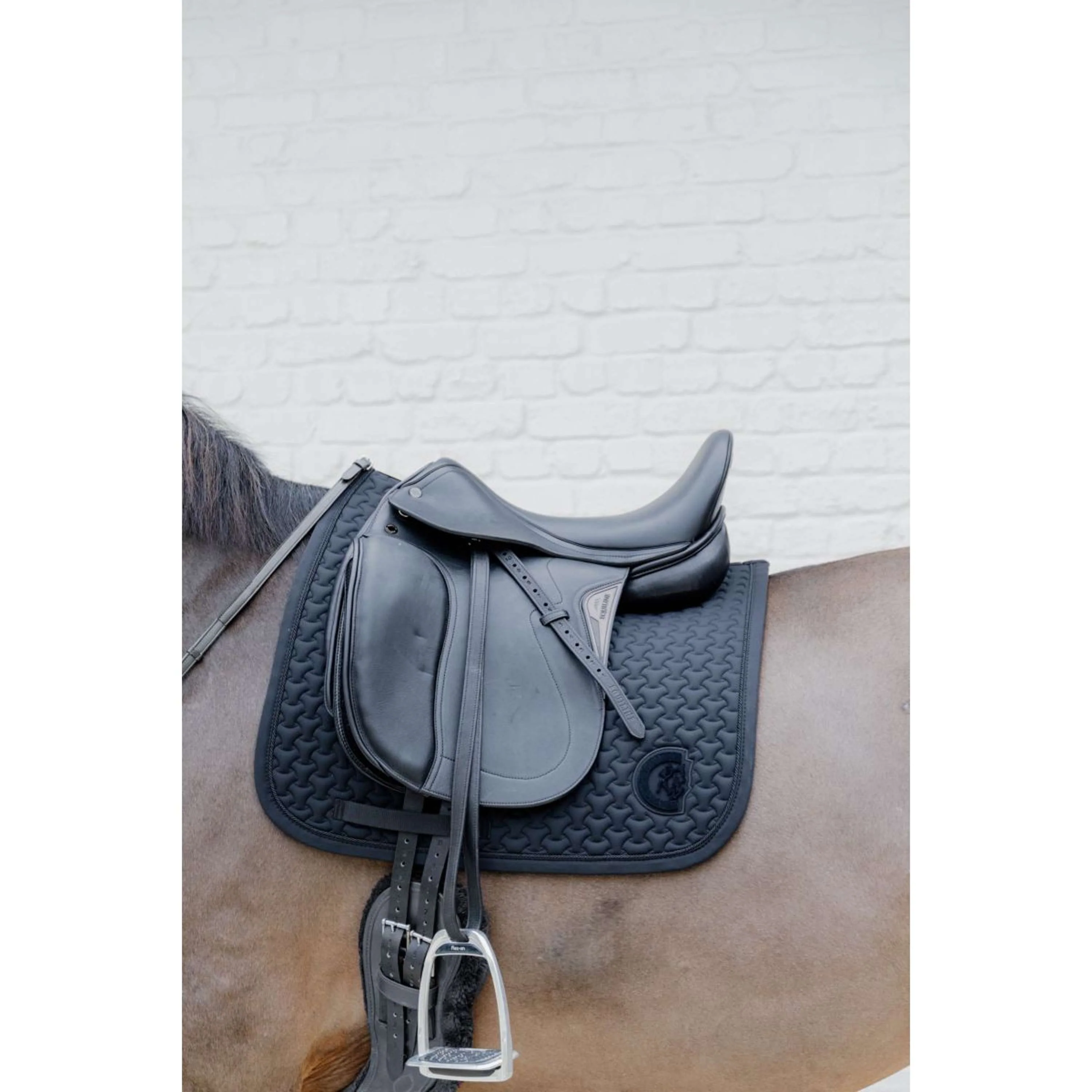 Kentucky Tapis de Selle Plaited 3D Logo Dressage Noir - Image 2