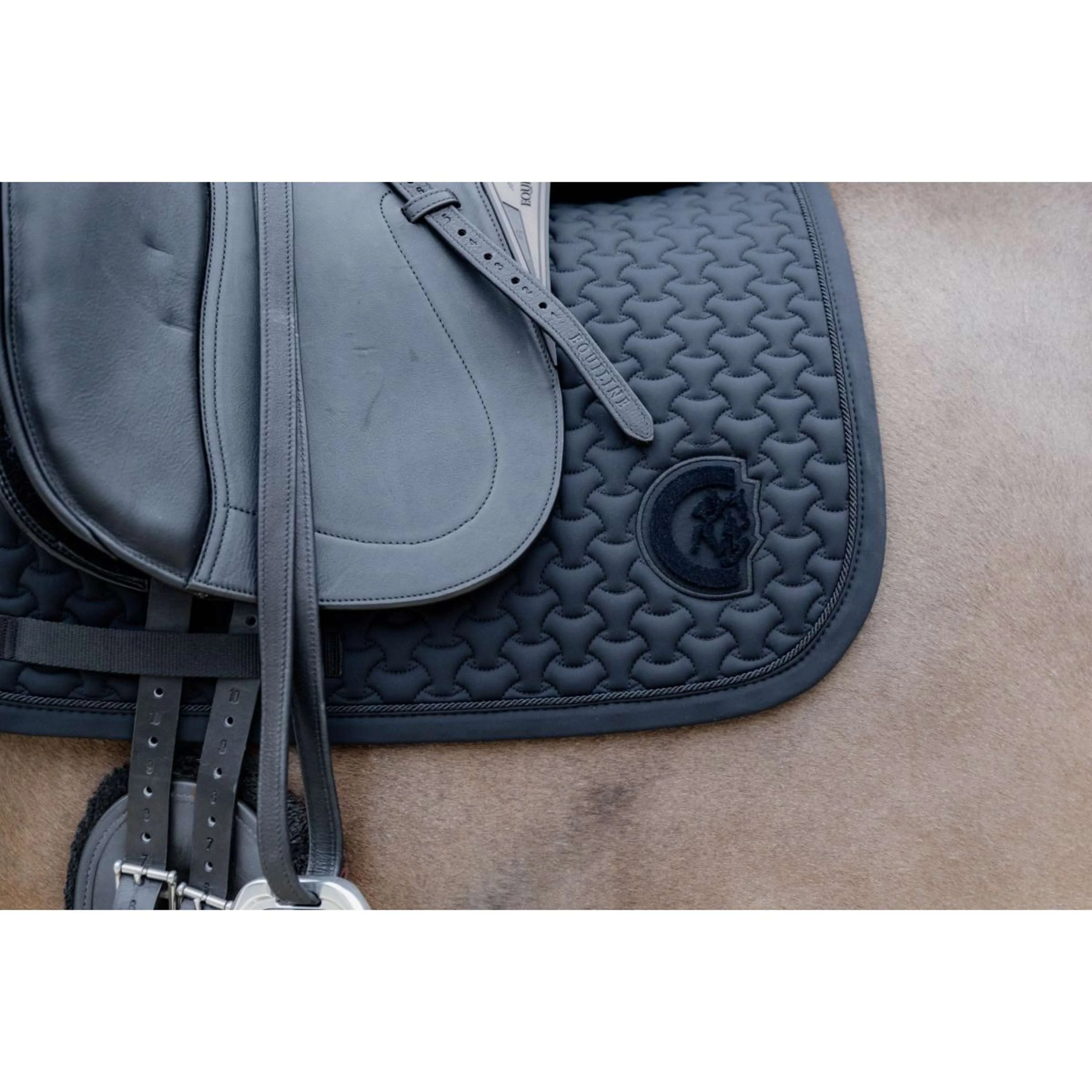Kentucky Tapis de Selle Plaited 3D Logo Dressage Noir - Image 6