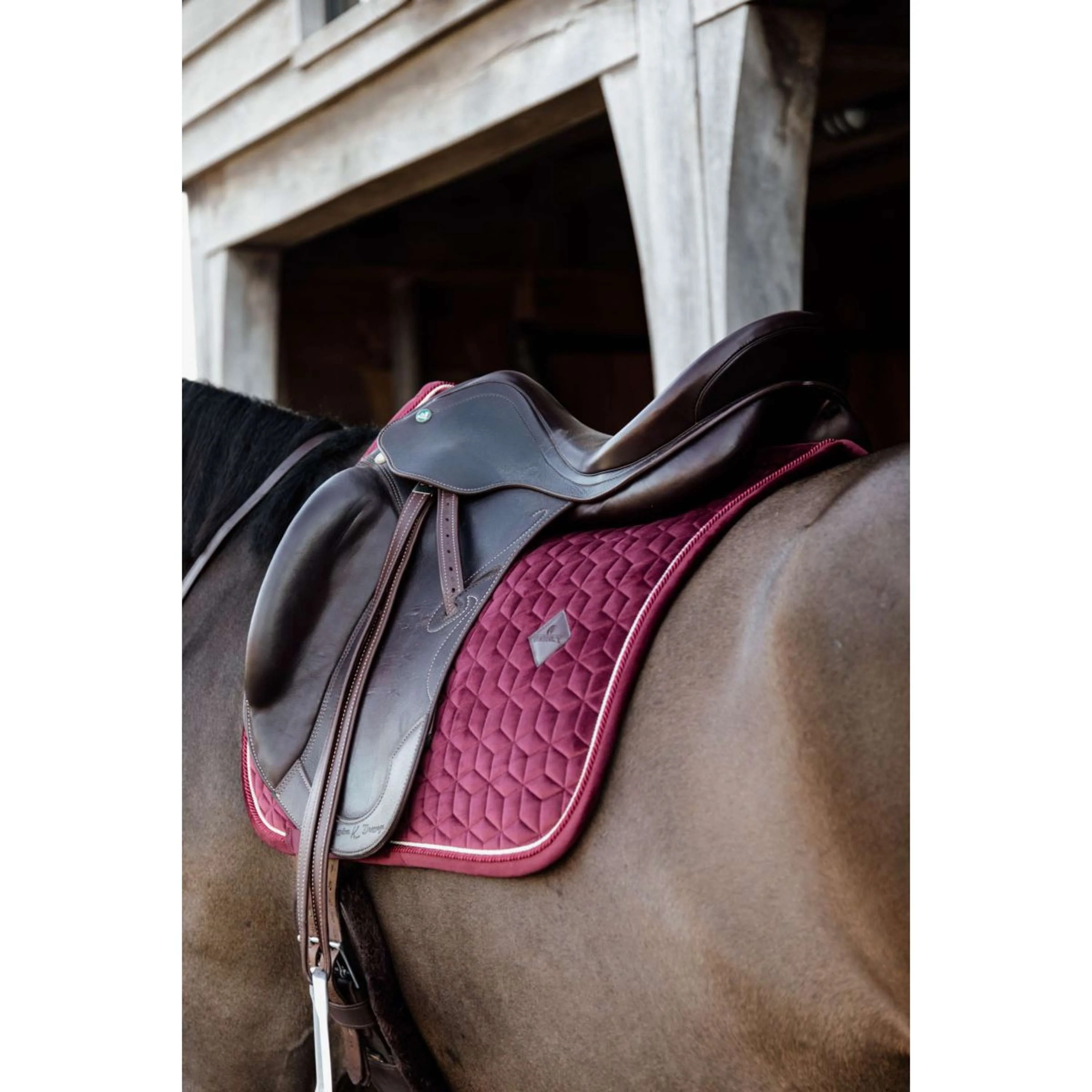 Kentucky Tapis de Selle Velvet Dressage Bordeaux - Image 4