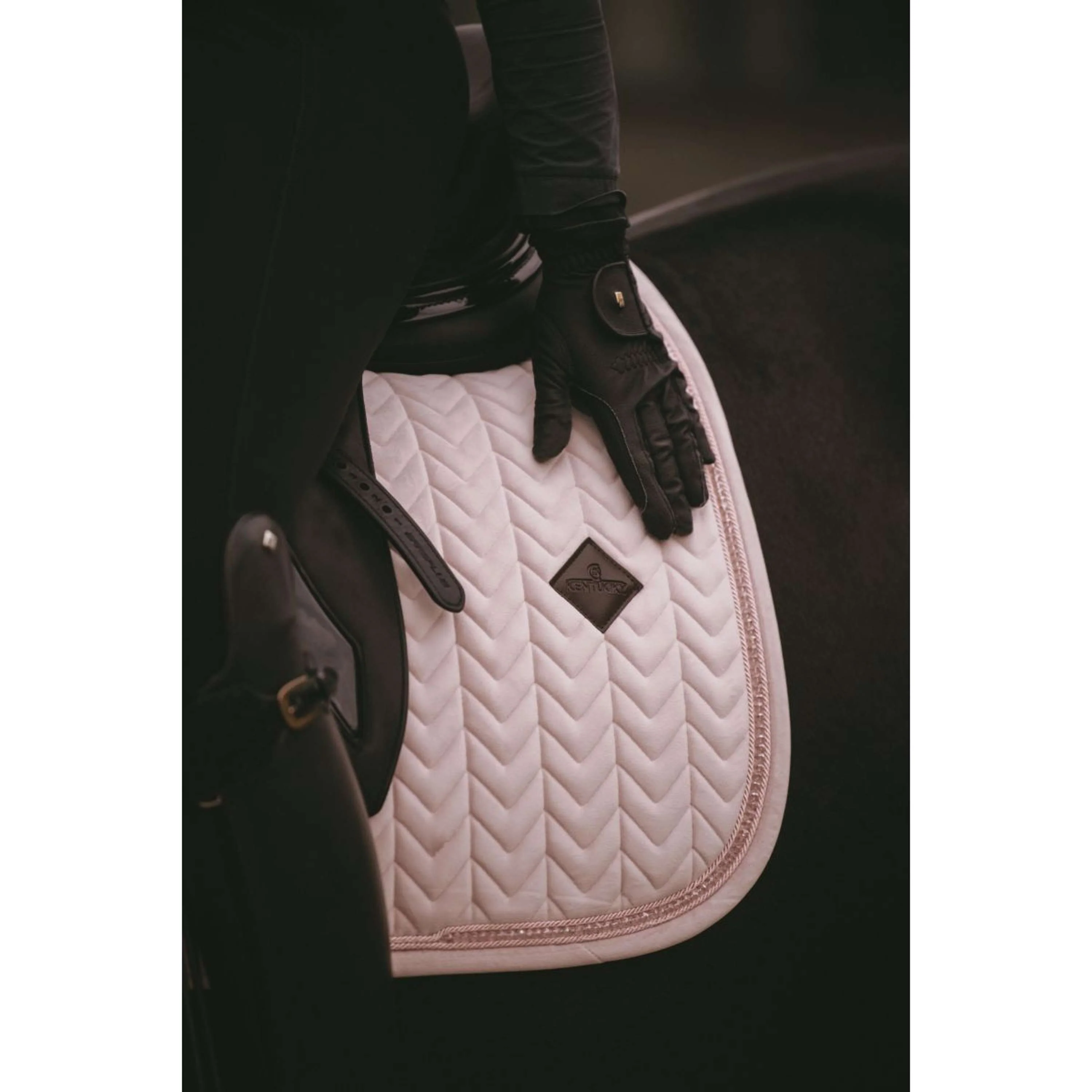 Kentucky Tapis de Selle velours Pearls Dressage Soft Rose - Image 6