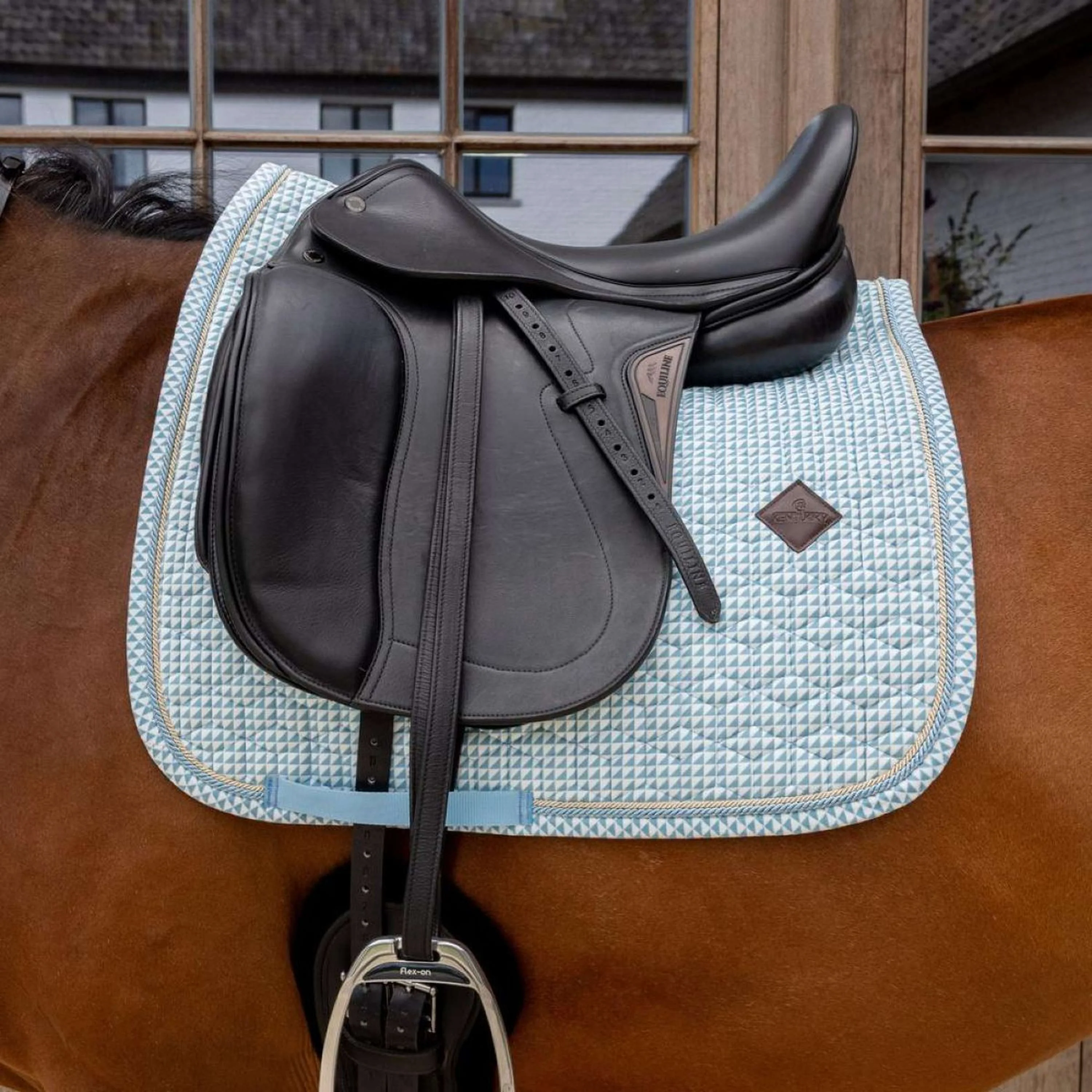 Kentucky Tapis de Selle Velvet Flags Dressage Bleu clair - Image 2