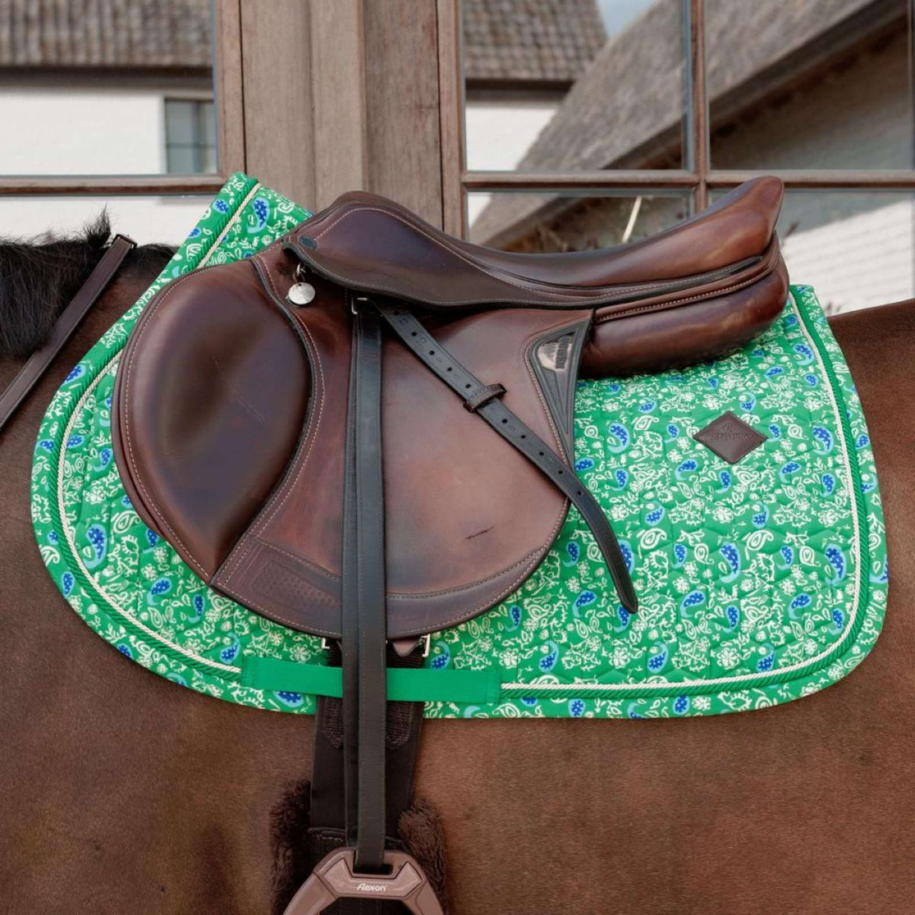 Kentucky Tapis de Selle Velvet Paisley Garden de Saut Vert/Marine - Image 2
