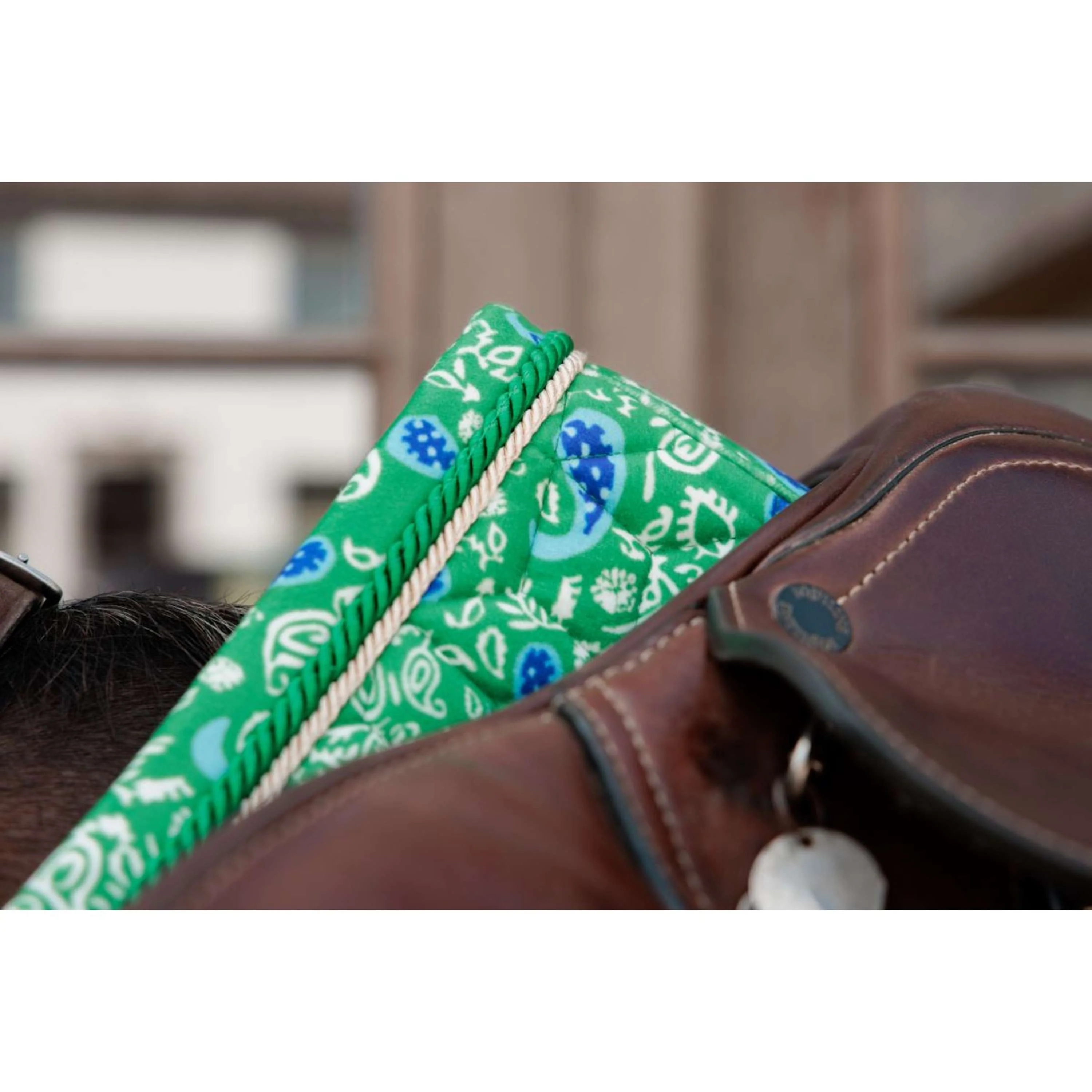 Kentucky Tapis de Selle Velvet Paisley Garden de Saut Vert/Marine - Image 4