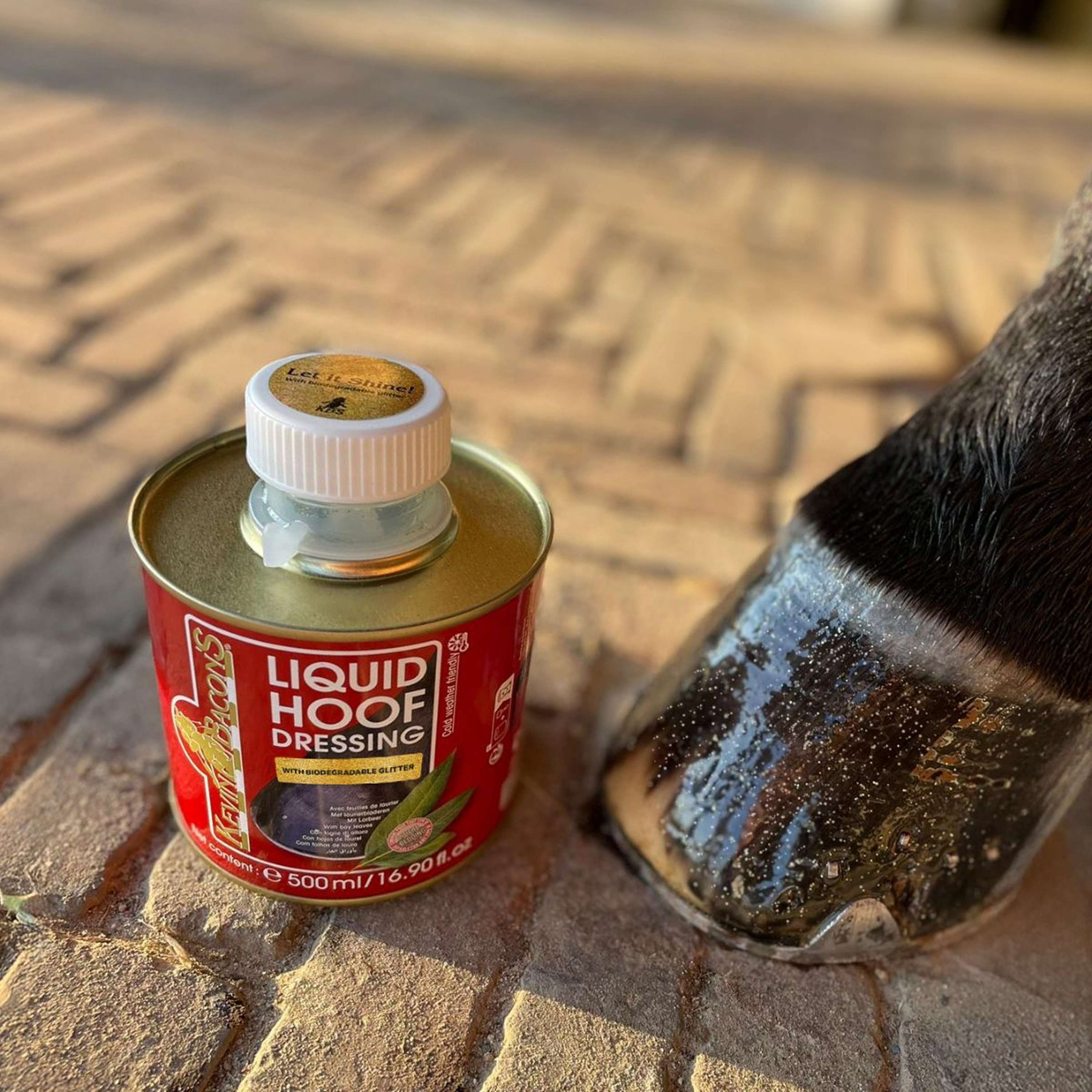 Kevin Bacon's Hoefdressing Glitter Edition Or - Image 2
