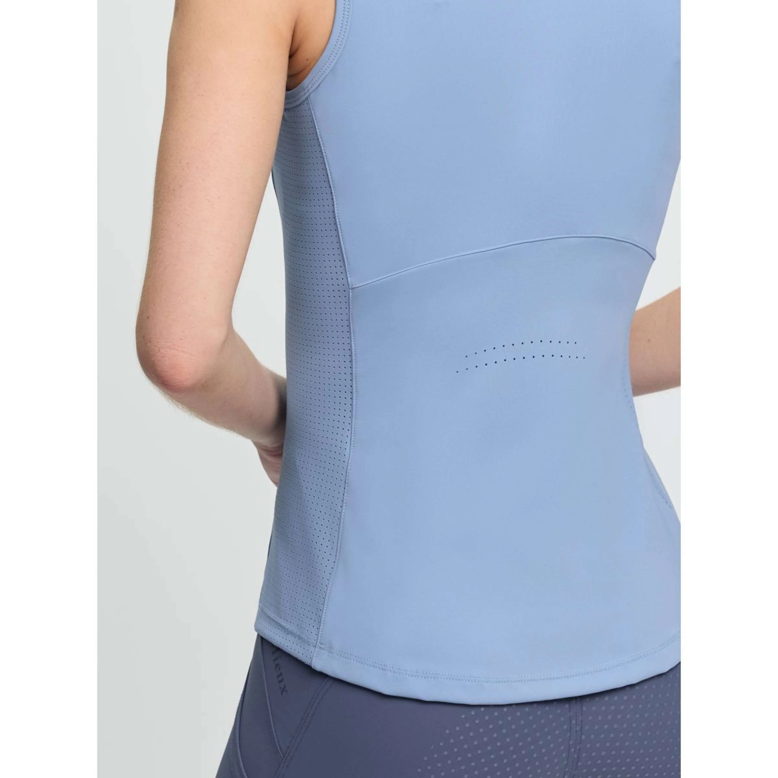 LeMieux Base Layer Airflow Sans Manche Powder Blue - Image 8
