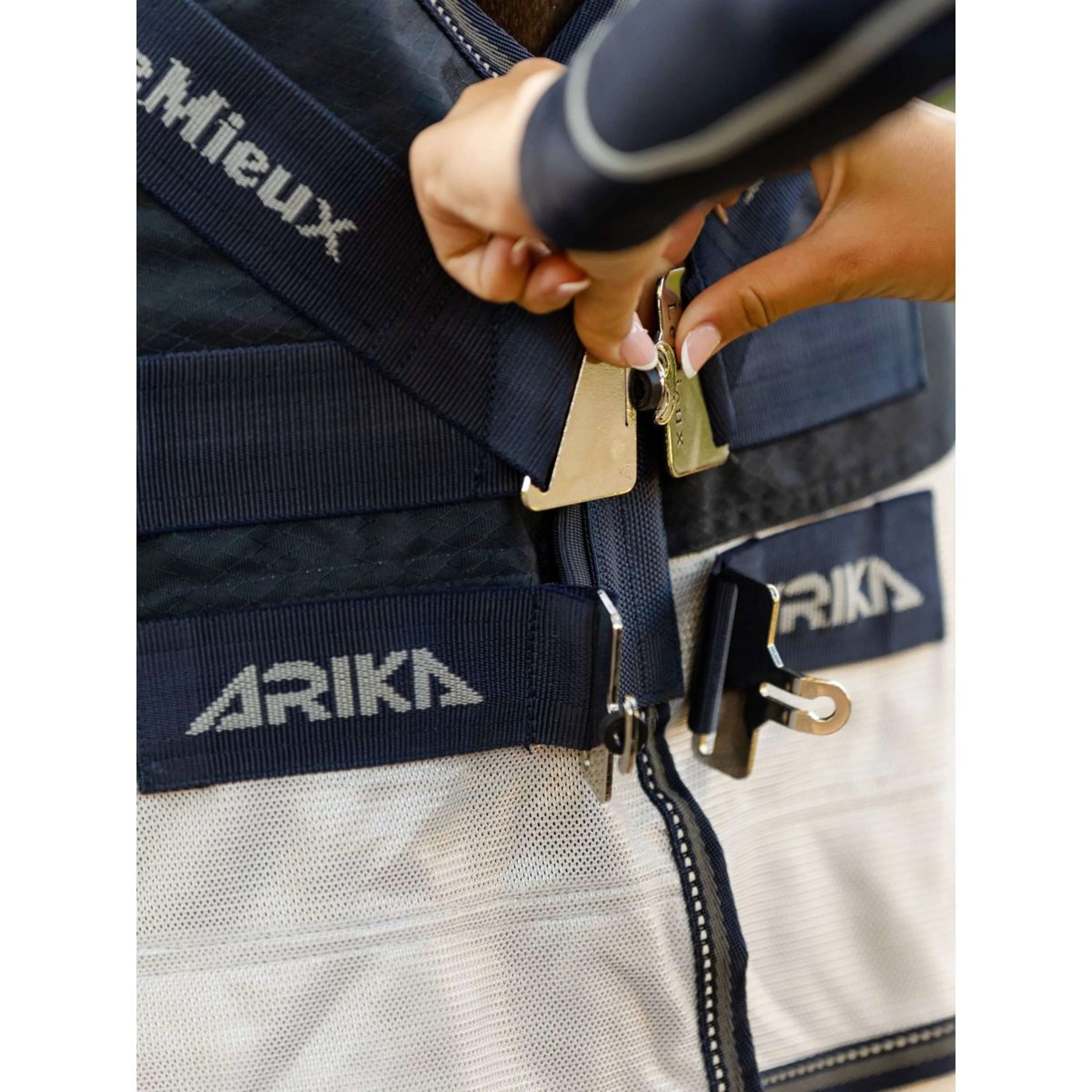 LeMieux Couverture Anti-Mouches Arika Shower-Tek Gris - Image 4