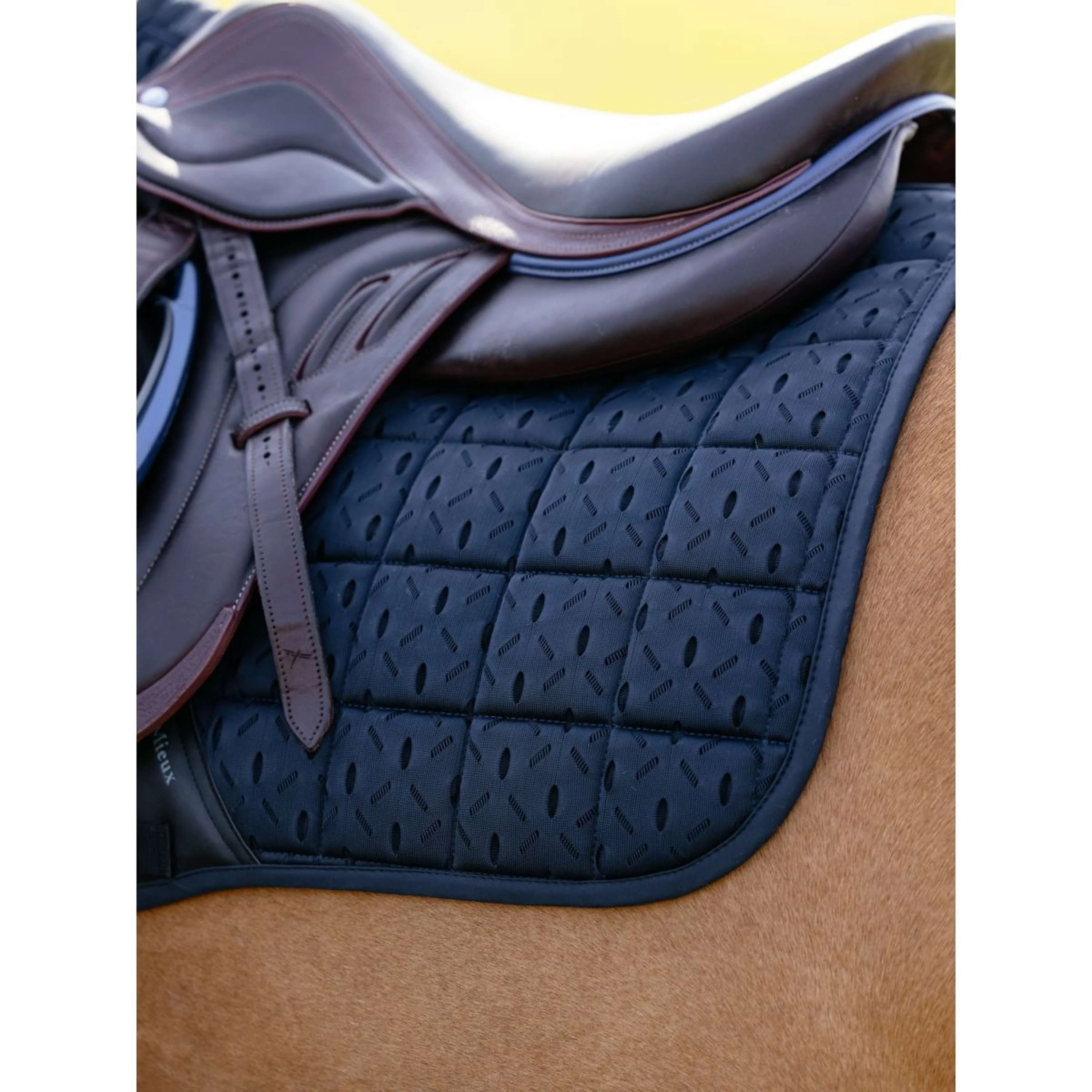 LeMieux Tapis de Selle 3D Mesh Self-Cool Square de Saut Marin - Image 2