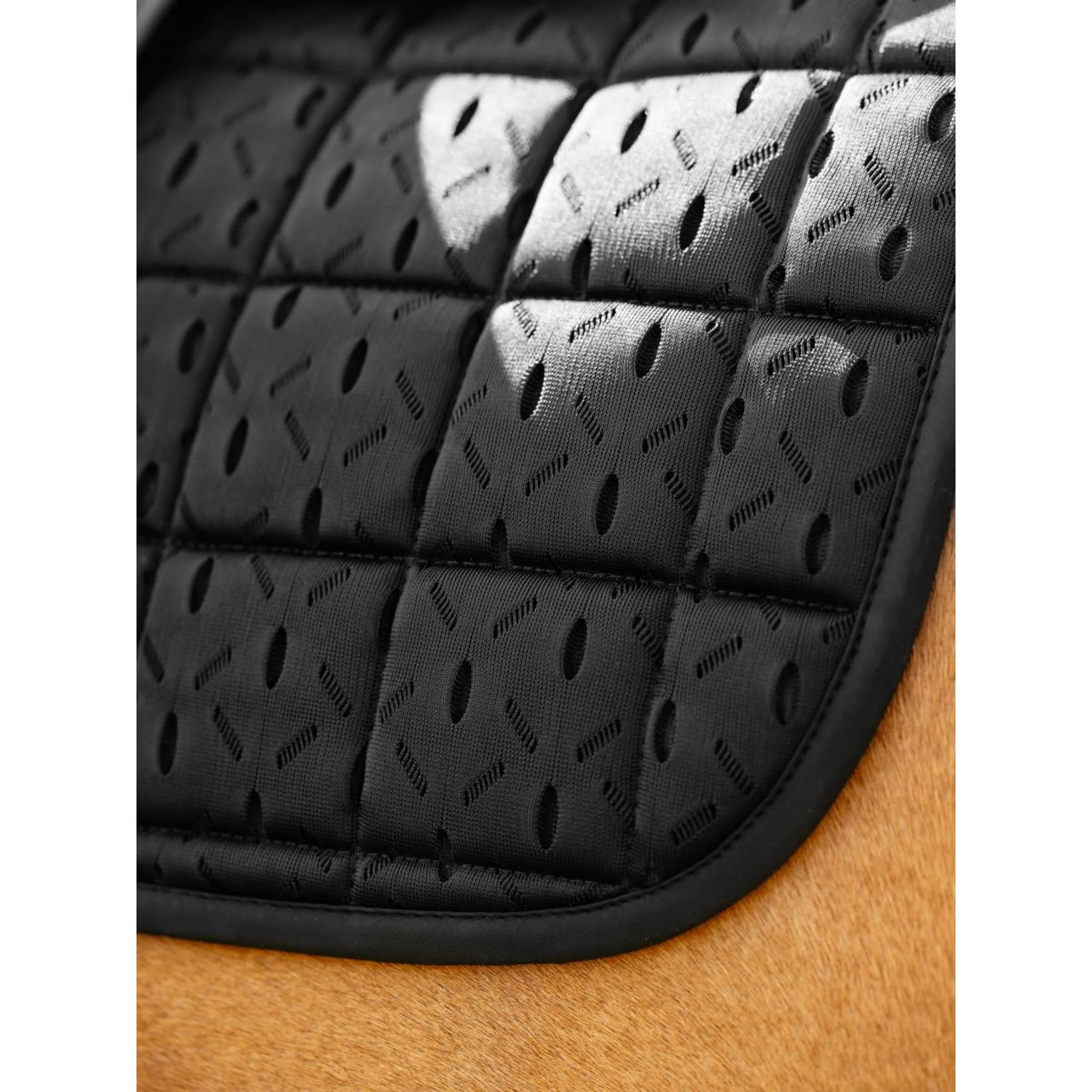 LeMieux Tapis de Selle 3D Mesh Self-Cool Square de Saut Noir - Image 2