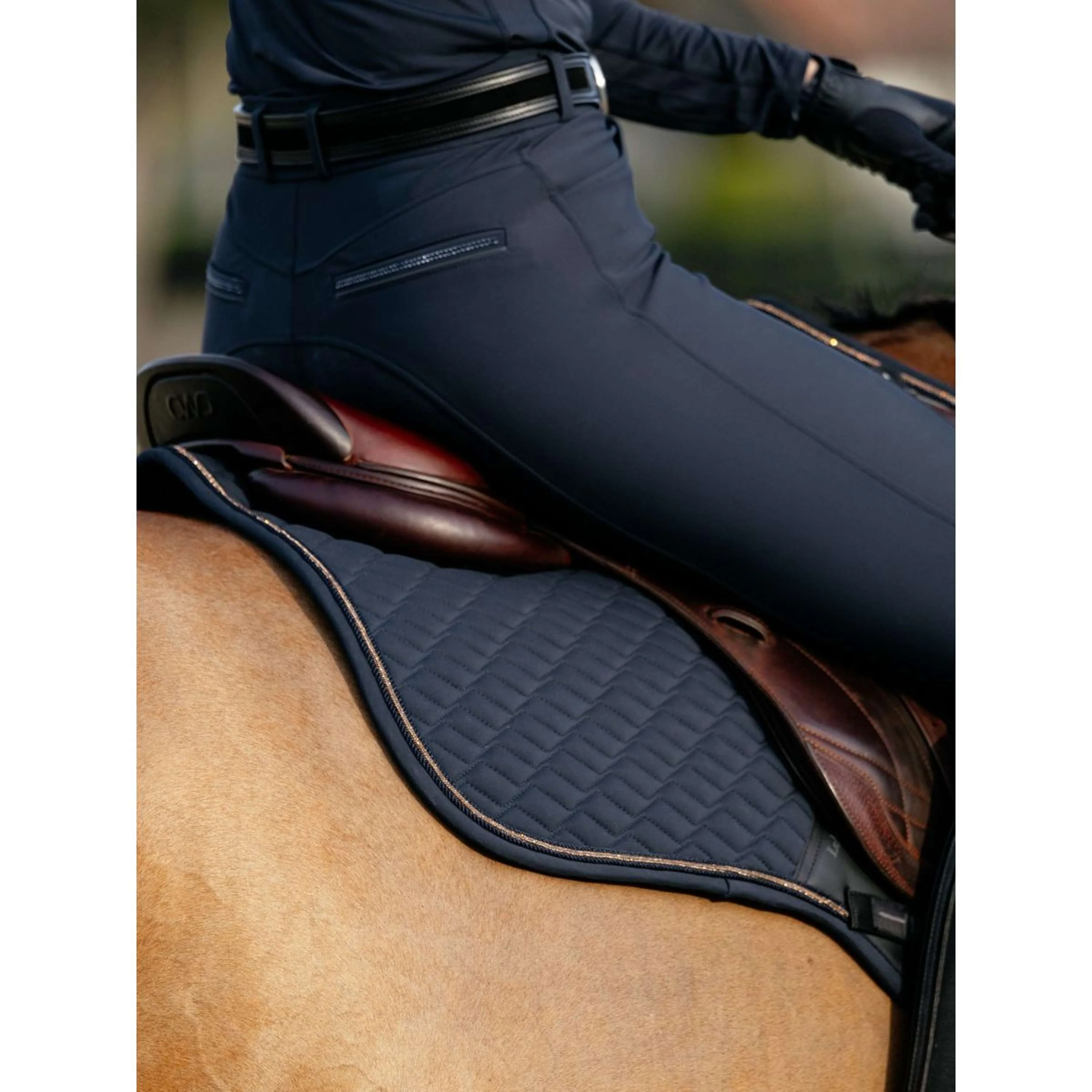 LeMieux Tapis de Selle Brilliance Close Contact Square de Saut Marin - Image 4