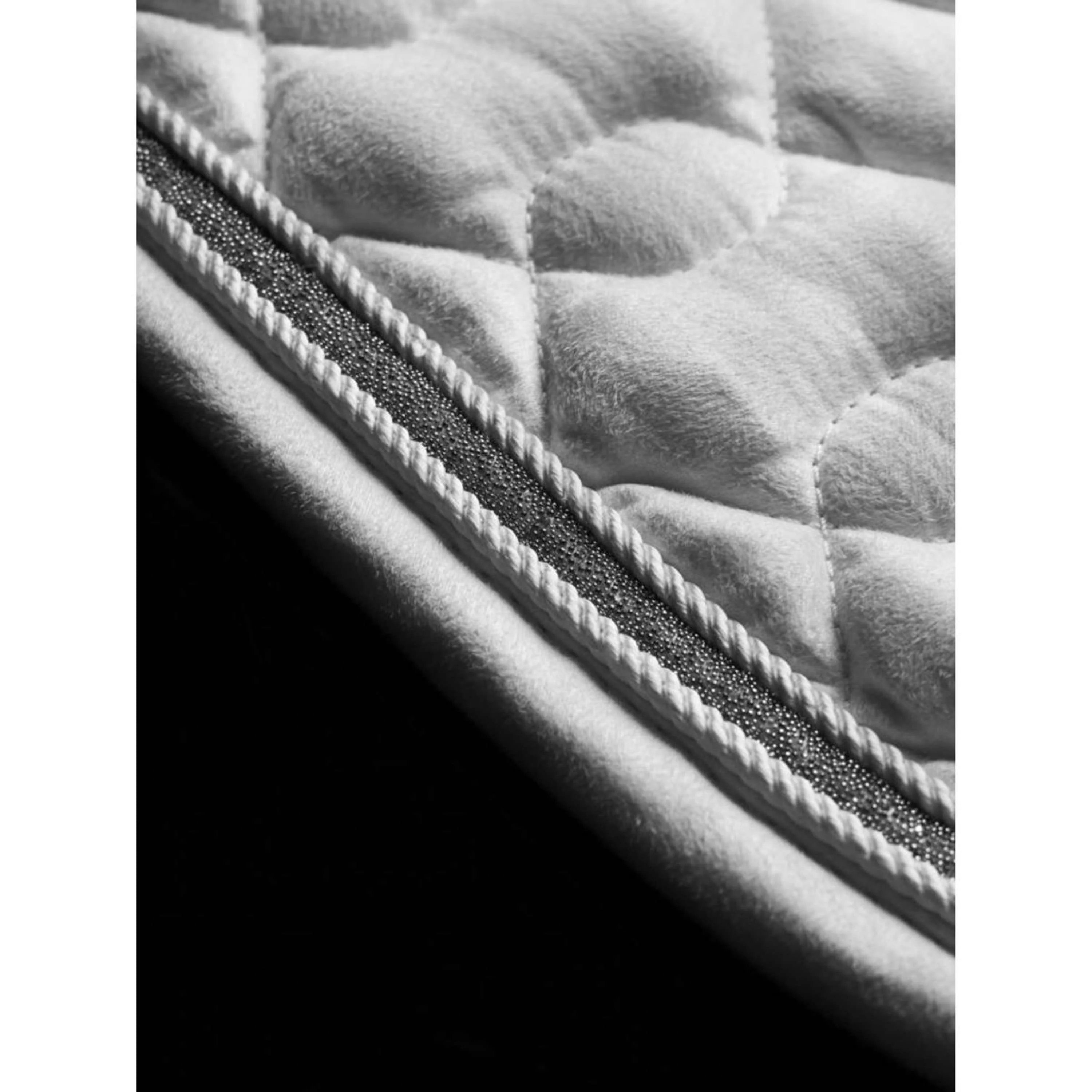 LeMieux Tapis de Selle Crystal Contact étroit en daim Blanc - Image 2