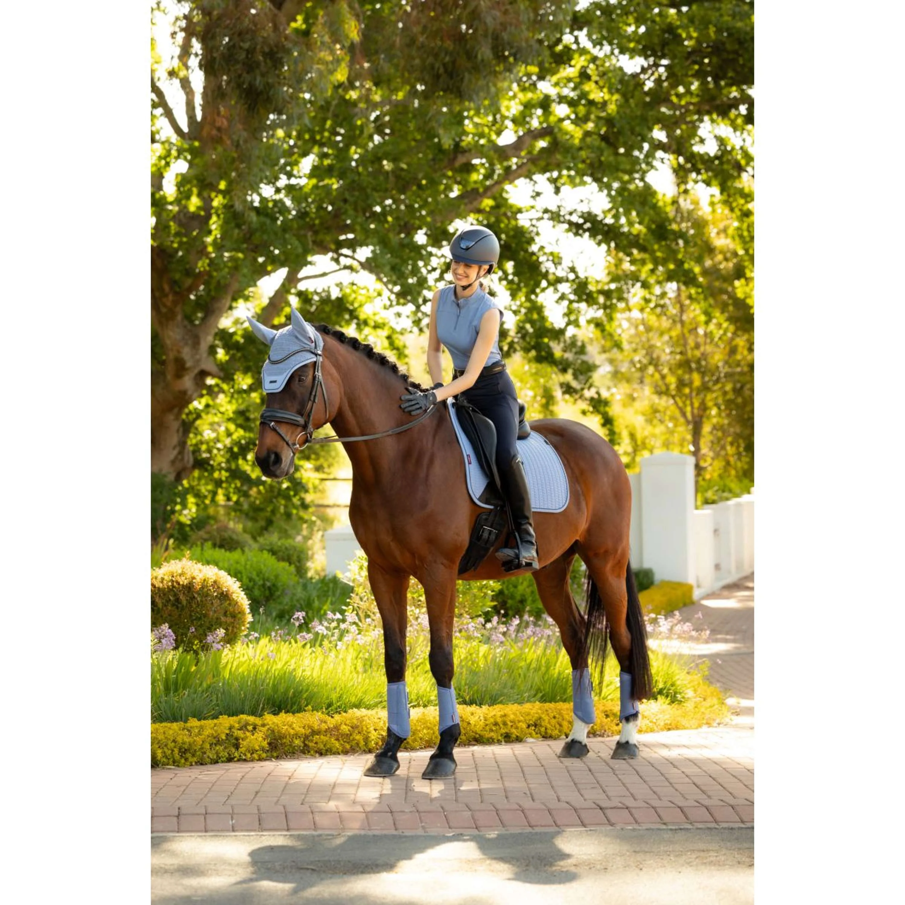 LeMieux Tapis de Selle Essence Square Dressage Powder Blue - Image 3