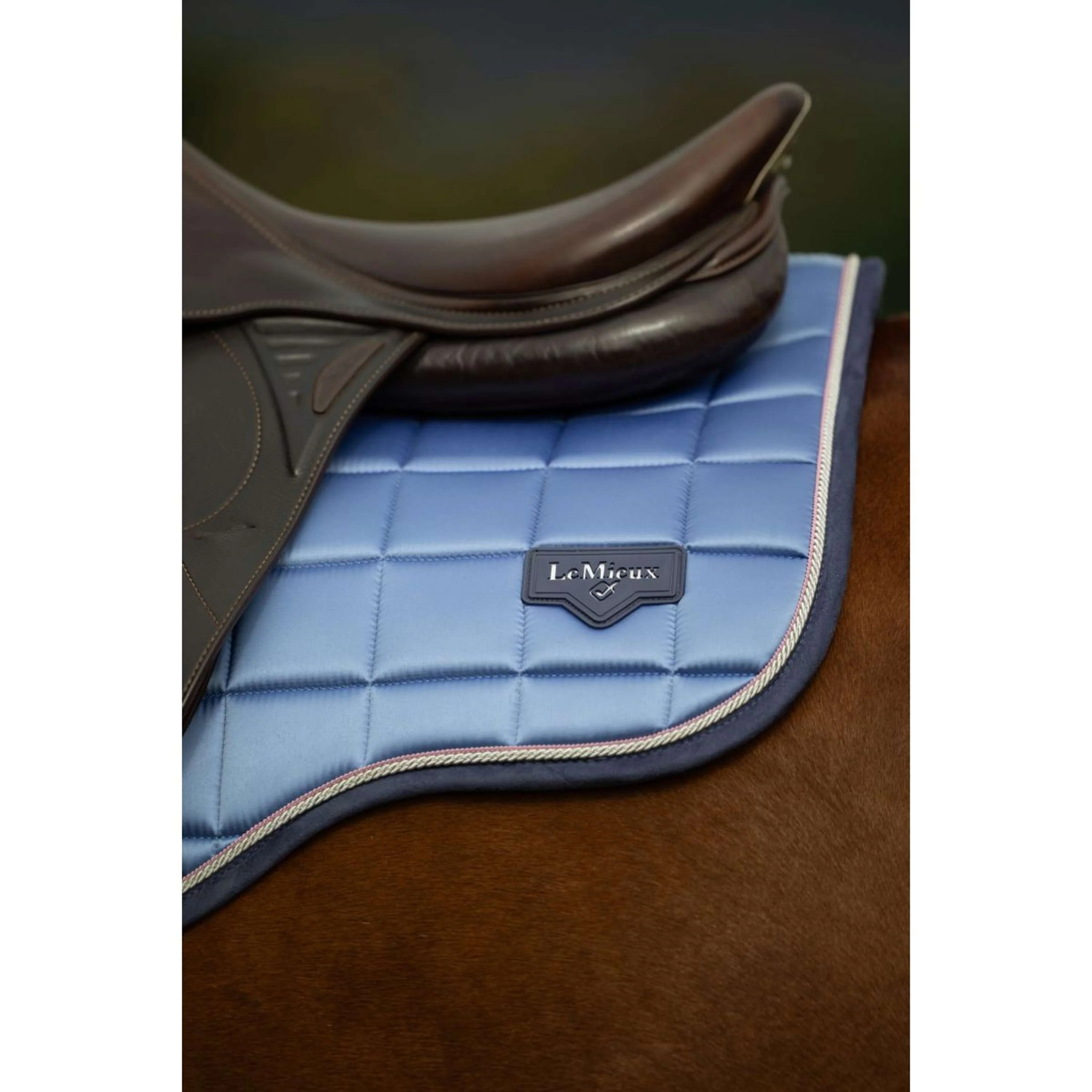 LeMieux Tapis de Selle Loire Classic Square Polyvalent Powder Blue - Image 3