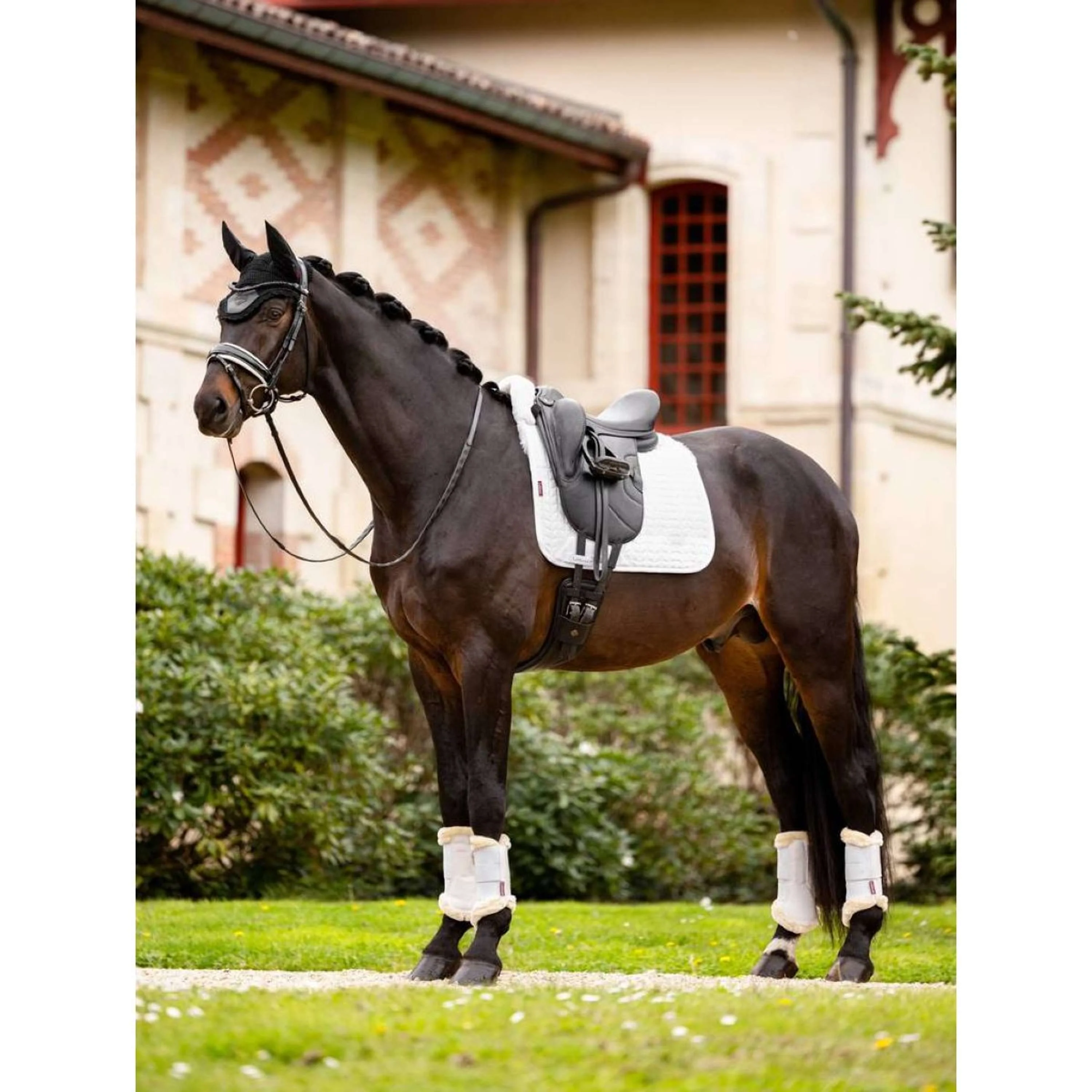 LeMieux Tapis de Selle ProLambs Square Half Lined Dressage Blanc/Blanc - Image 3
