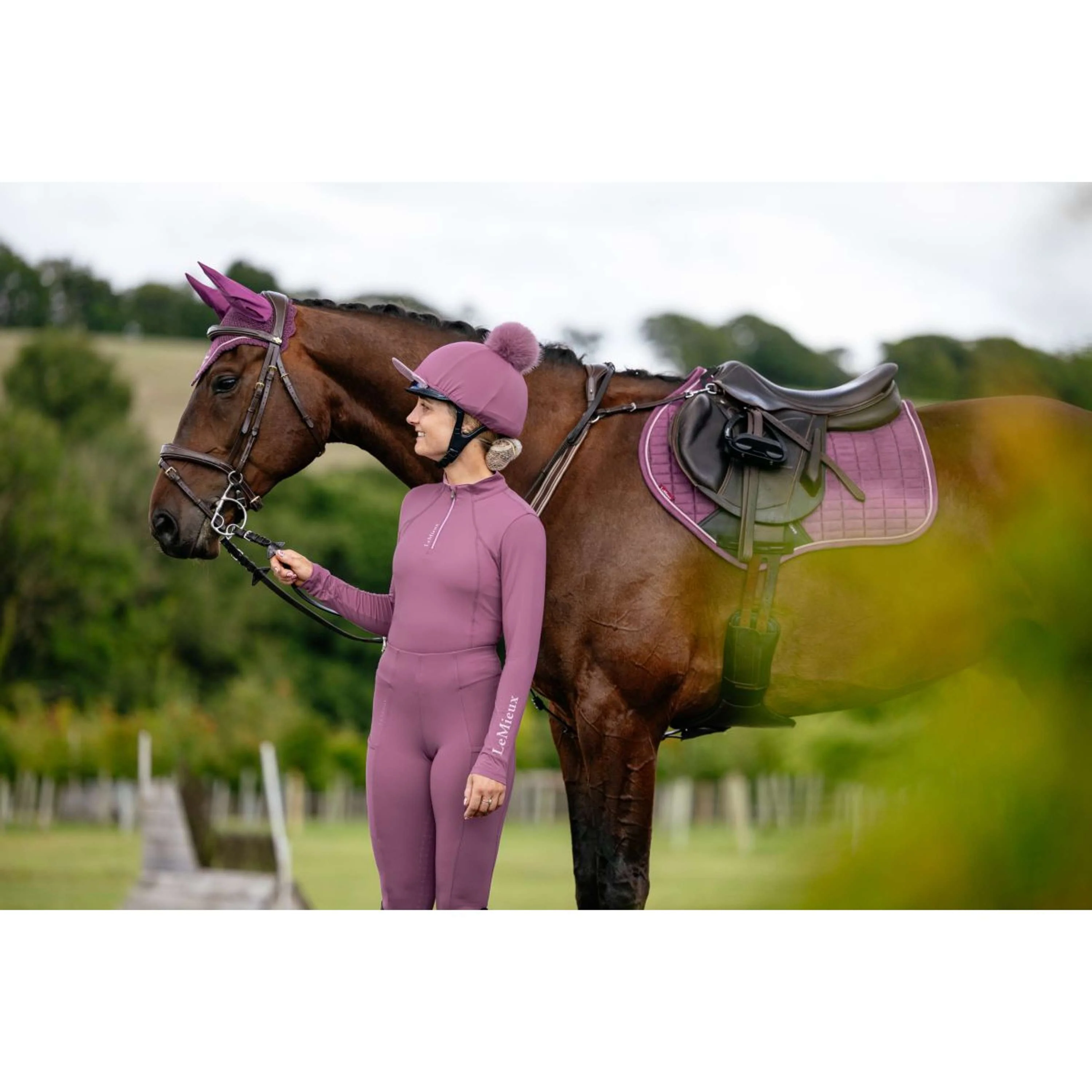 LeMieux Tapis de Selle Suede Close Contact Square de Saut Mallow - Image 9