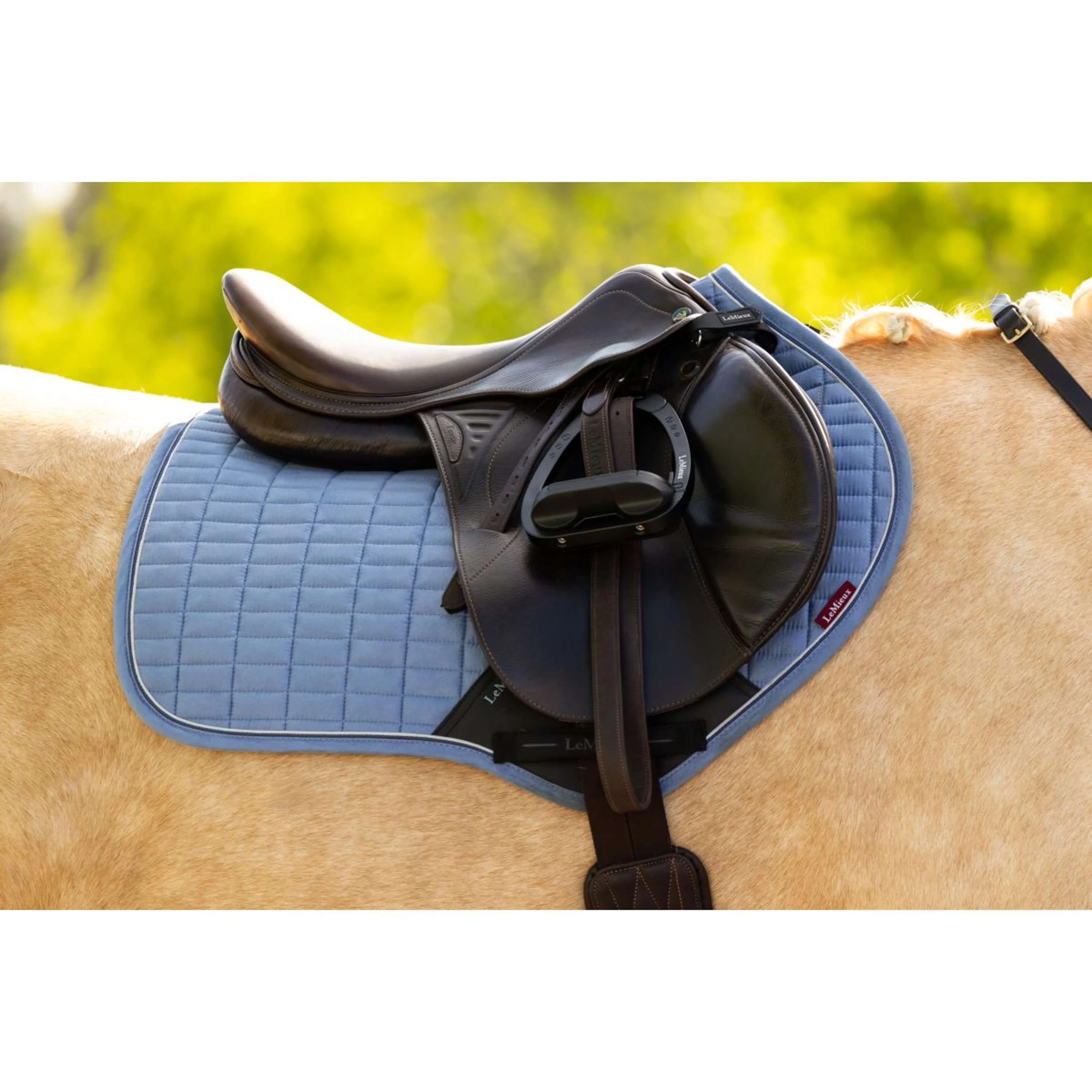 LeMieux Tapis de Selle Suede Close Contact Square de Saut Powder Blue - Image 2