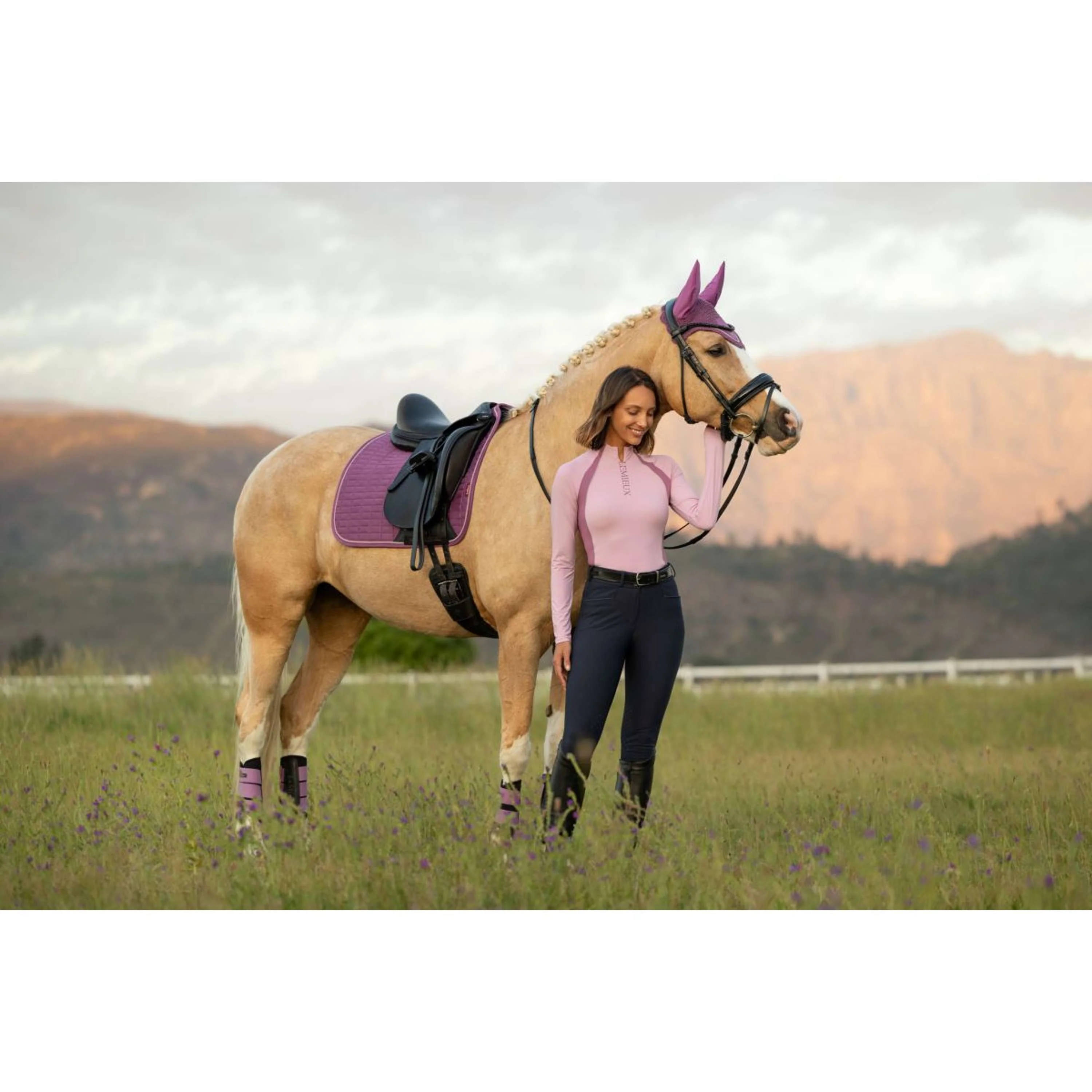 LeMieux Tapis de Selle Suede Square Dressage Mallow - Image 4
