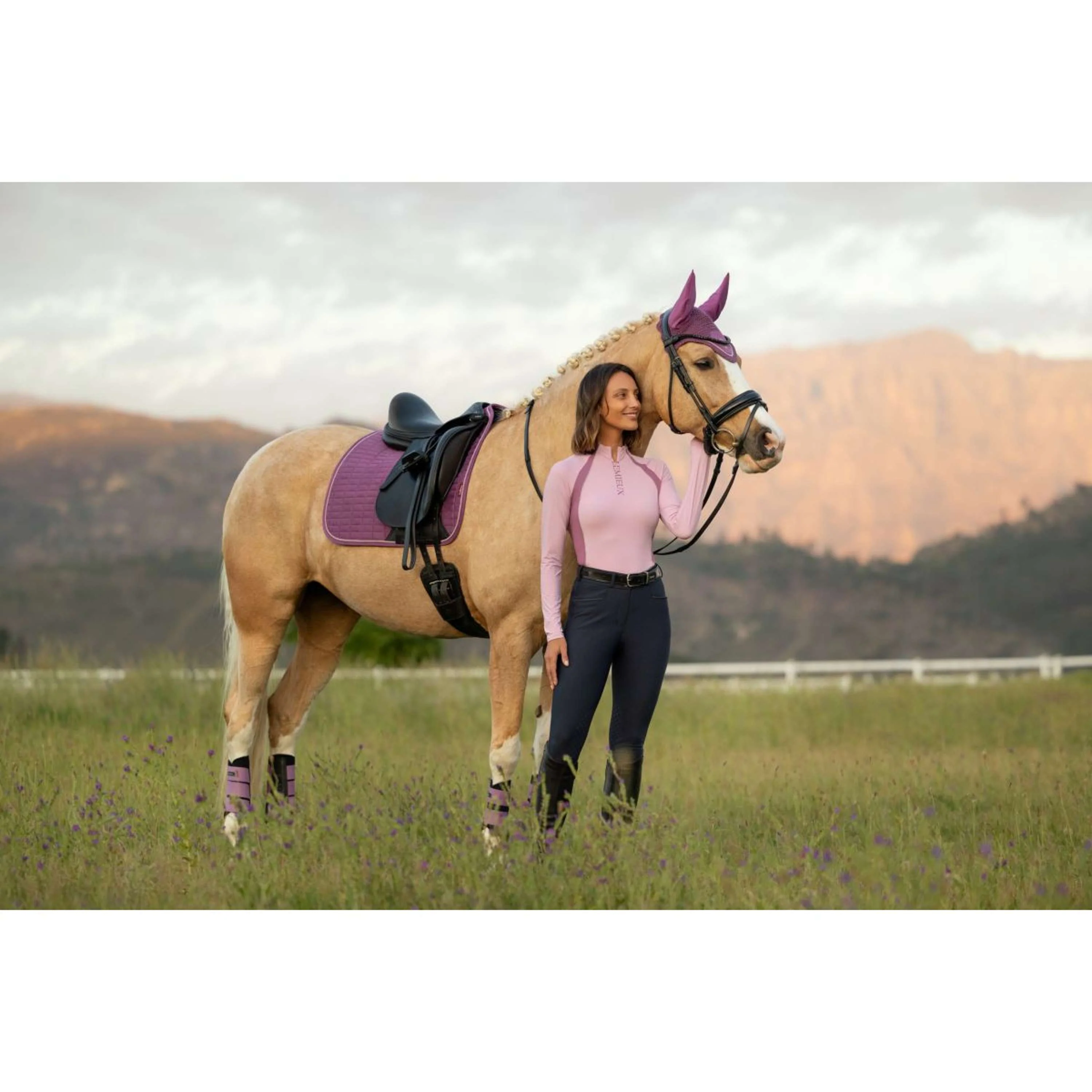 LeMieux Tapis de Selle Suede Square Dressage Mallow - Image 7