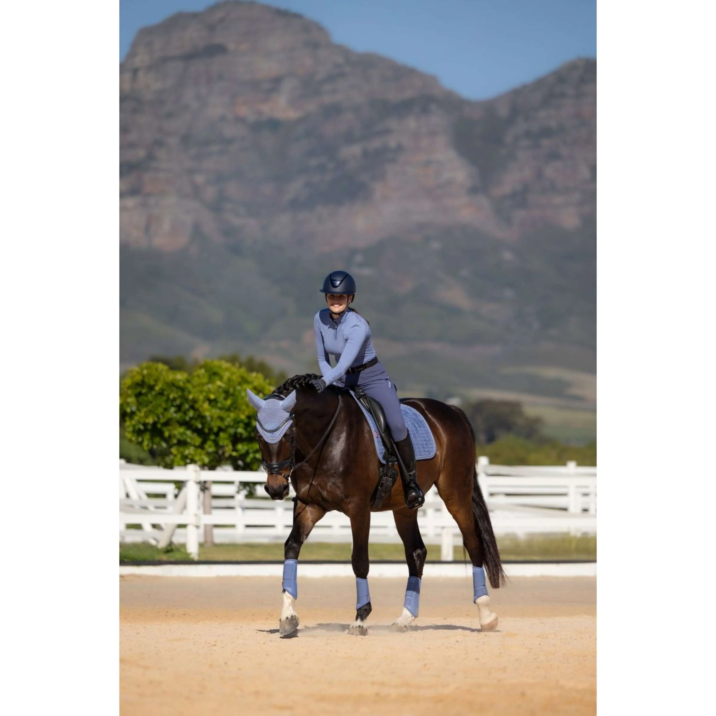 LeMieux Tapis de Selle Suede Square Dressage Powder Blue - Image 4