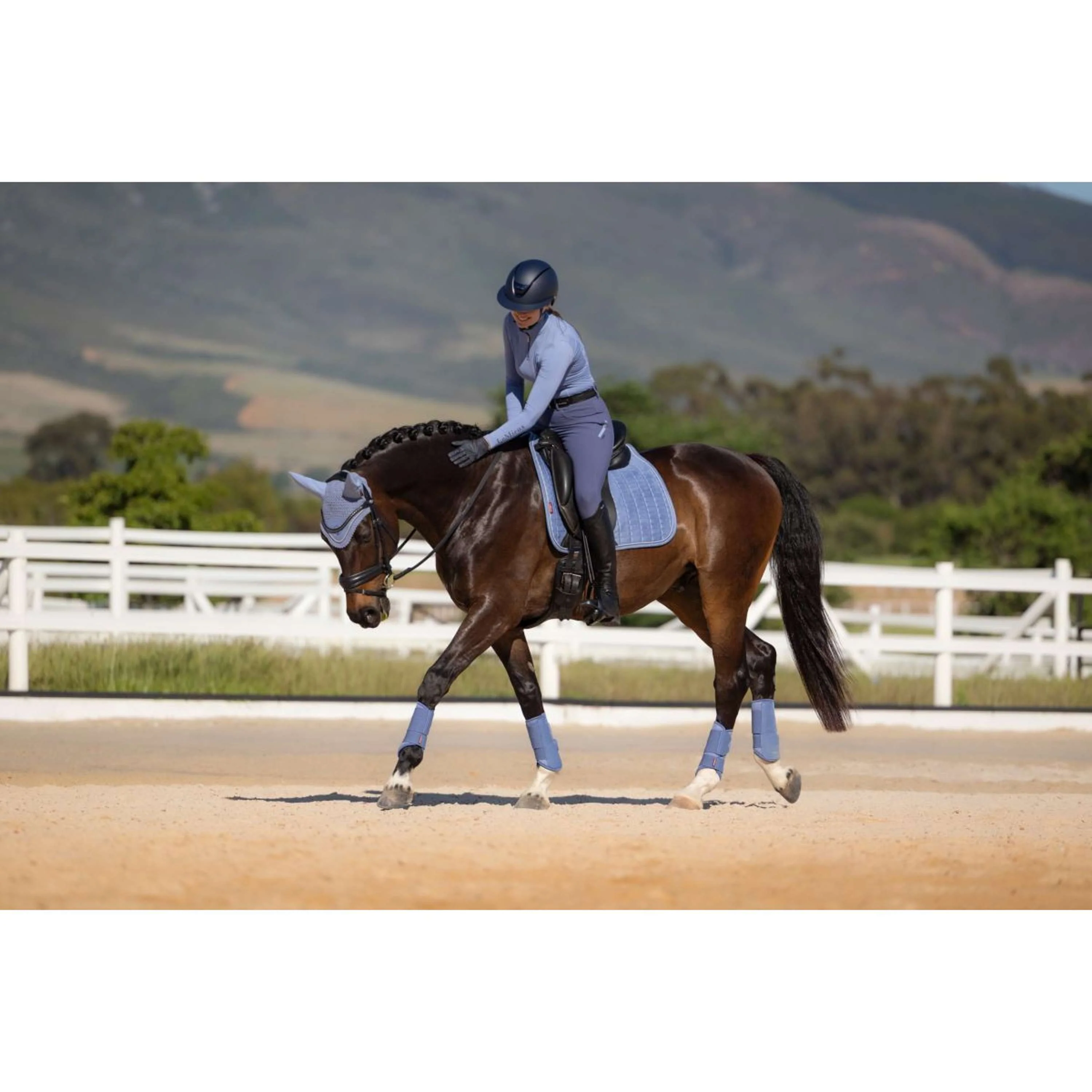 LeMieux Tapis de Selle Suede Square Dressage Powder Blue - Image 5