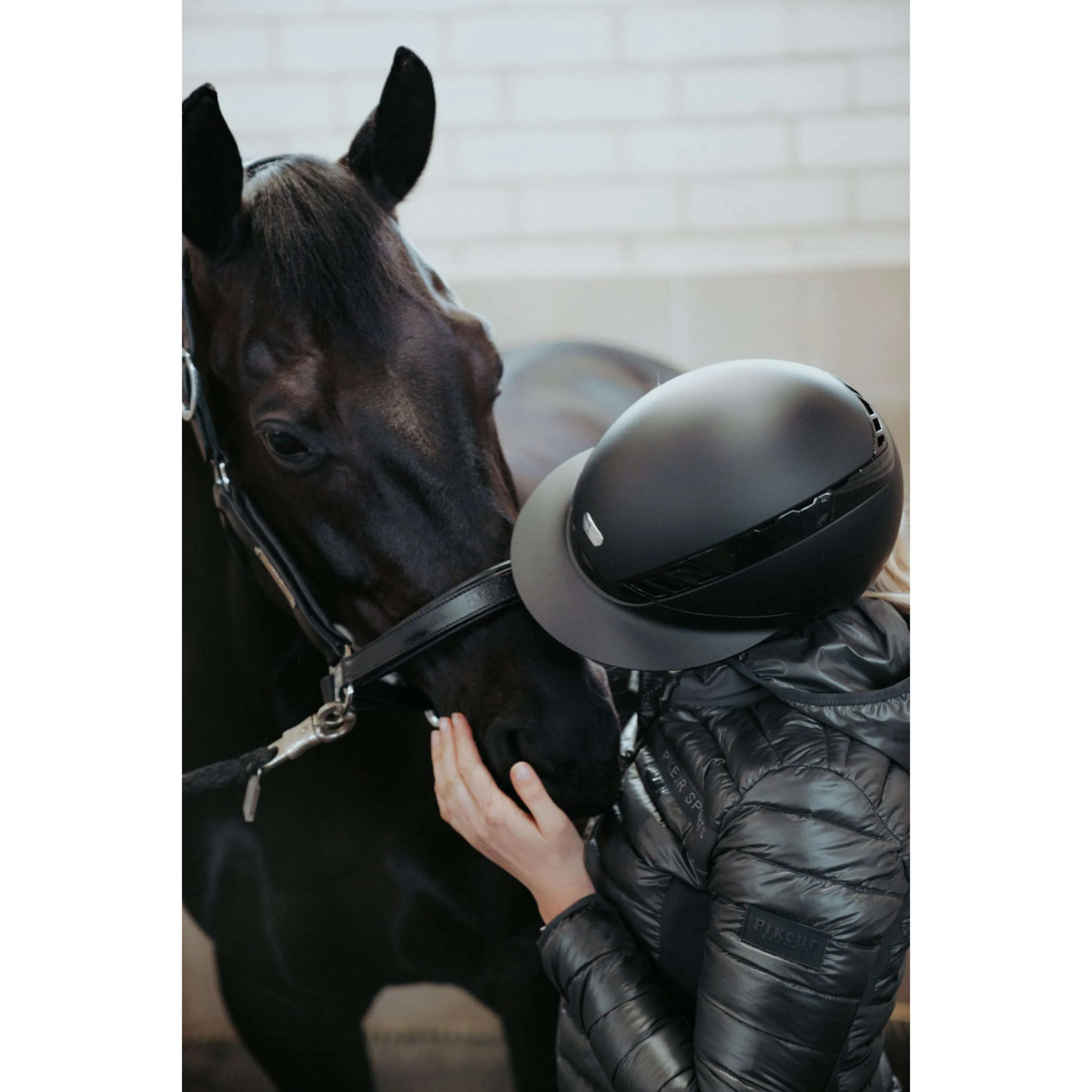Pikeur Bombe AirLuxe Pure Visière longue Noir - Image 12
