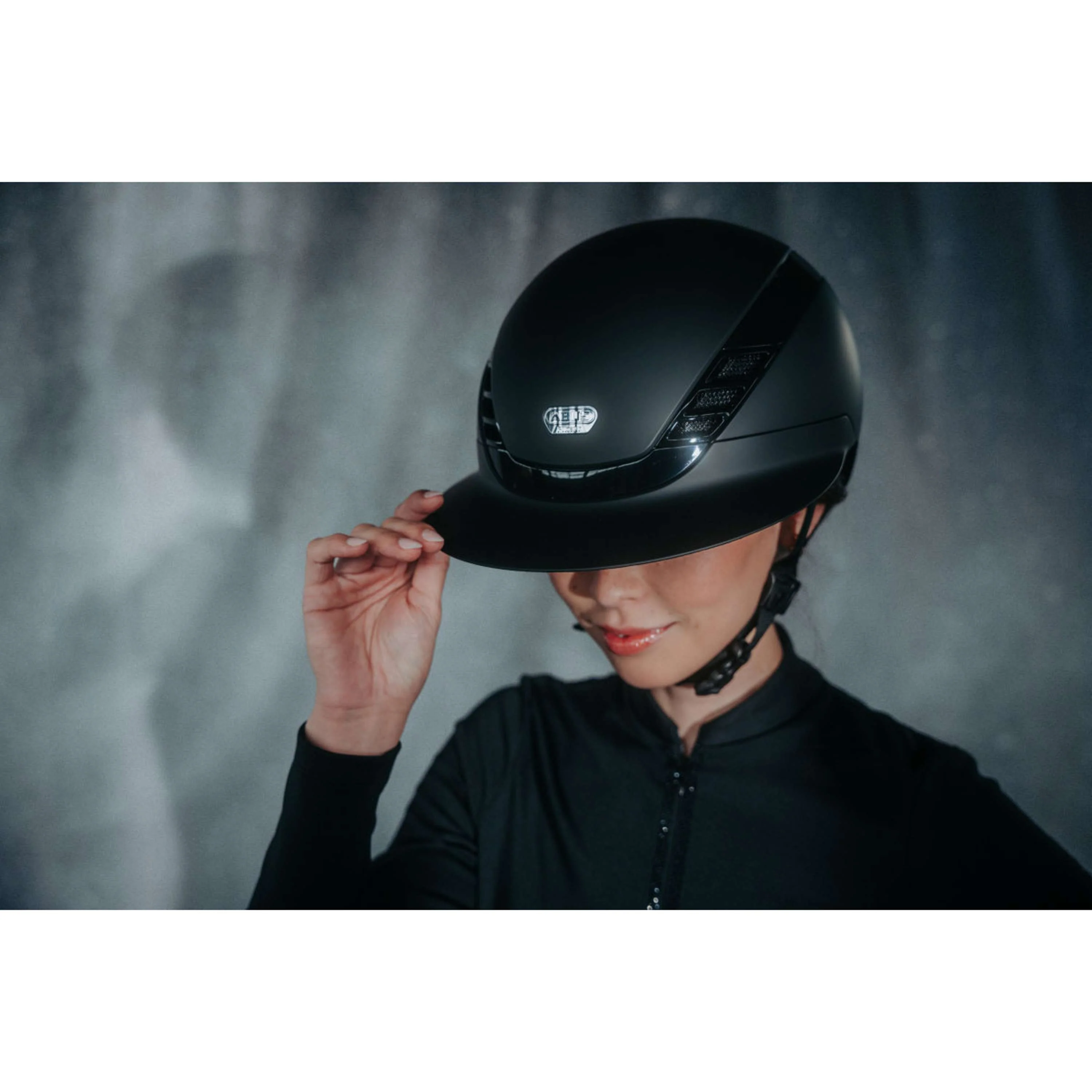 Pikeur Bombe AirLuxe Pure Visière longue Noir - Image 2