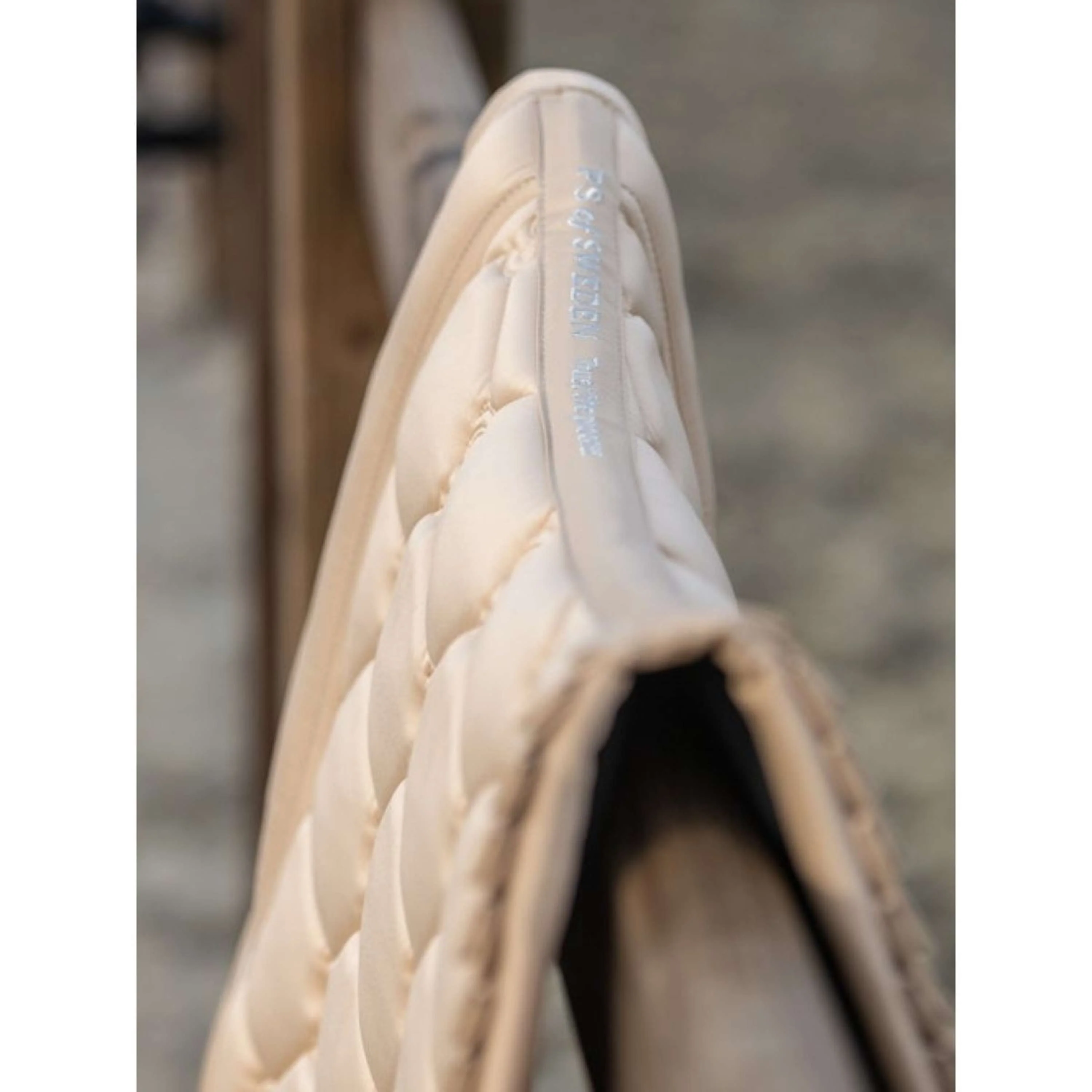 PS of Sweden Tapis de Selle Ruffle Dressage Light Sand - Image 5
