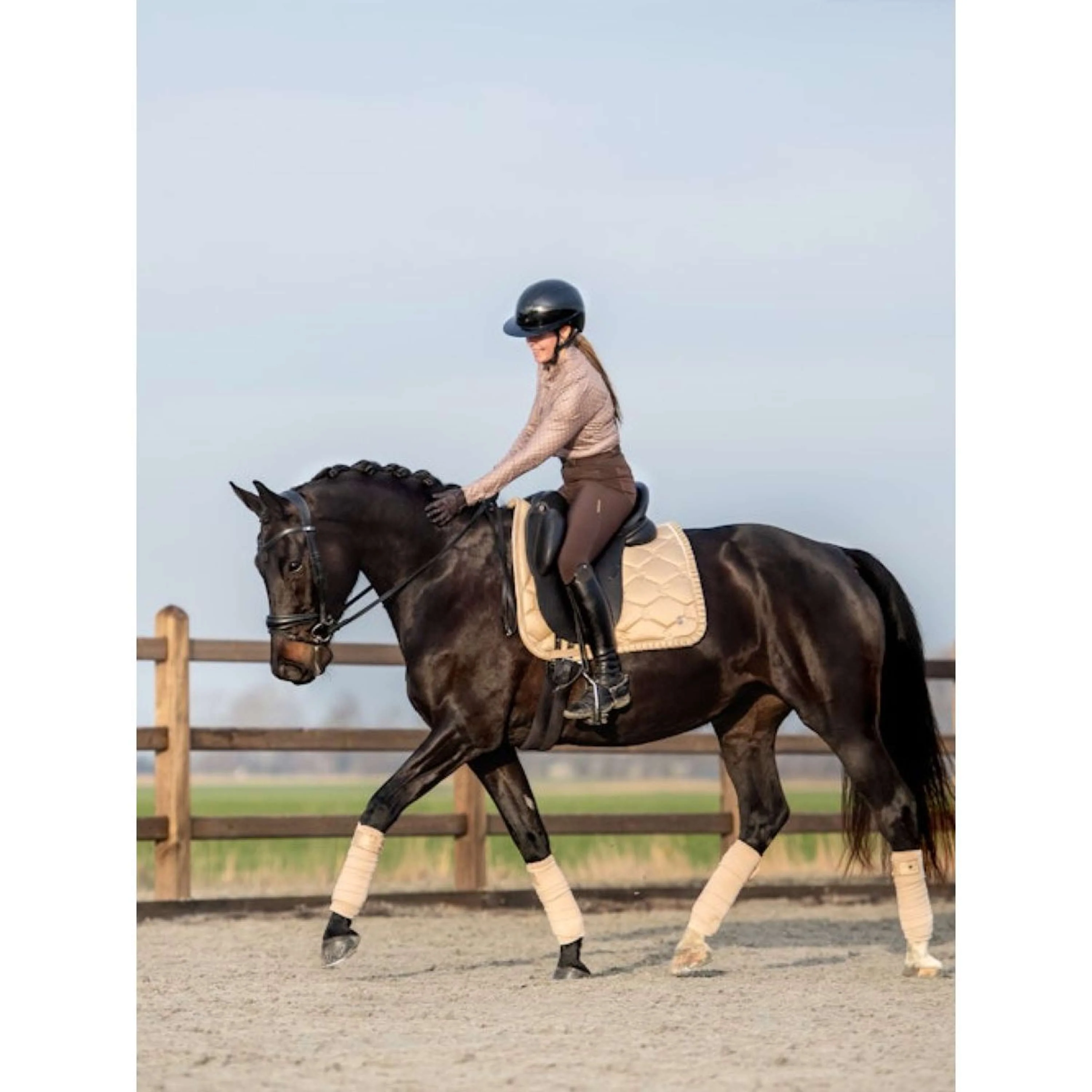 PS of Sweden Tapis de Selle Ruffle Dressage Light Sand - Image 7