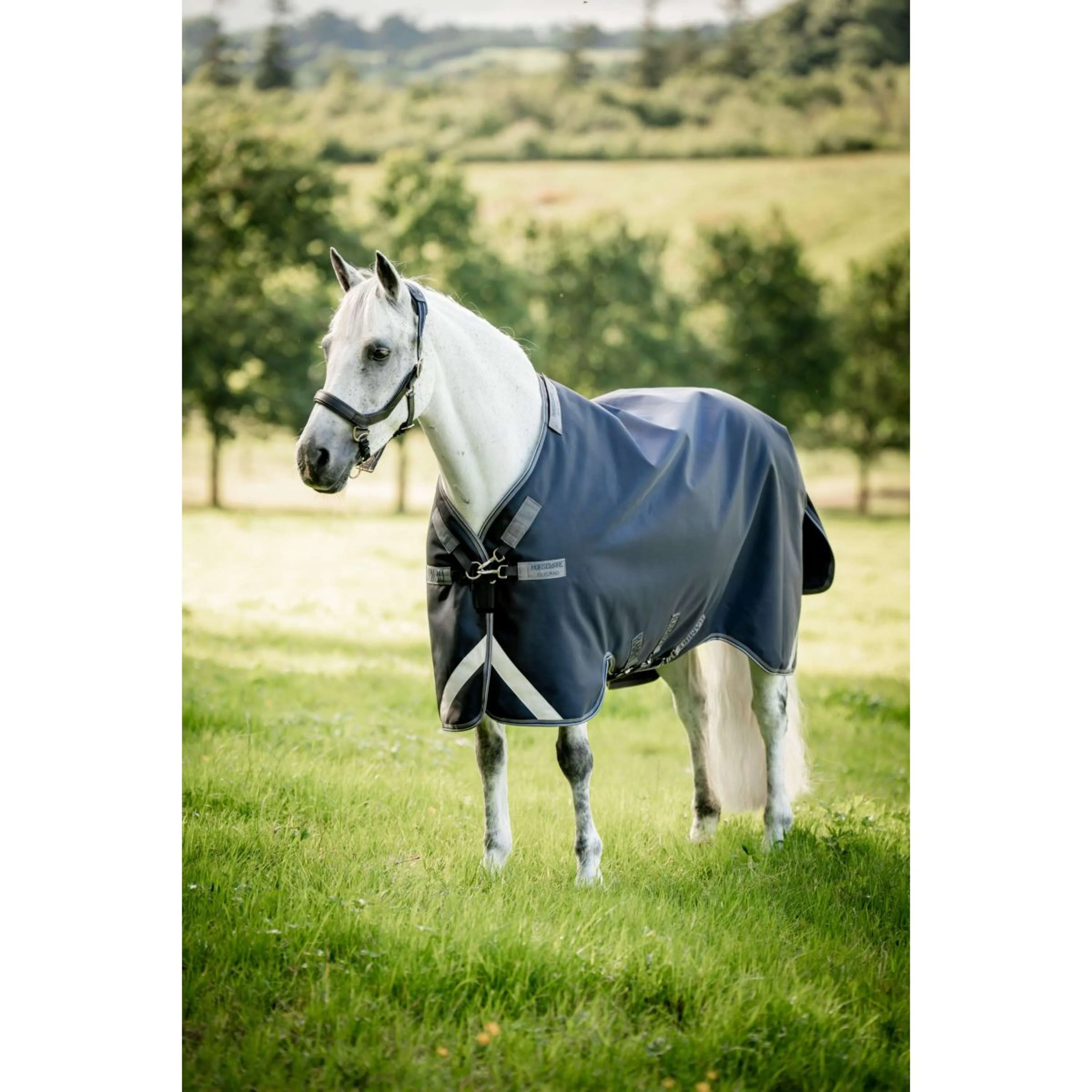 Rambo Turnout Rug 1680D Varilayer 250g Navy/Thunderstorm Grey/Silver - Image 3