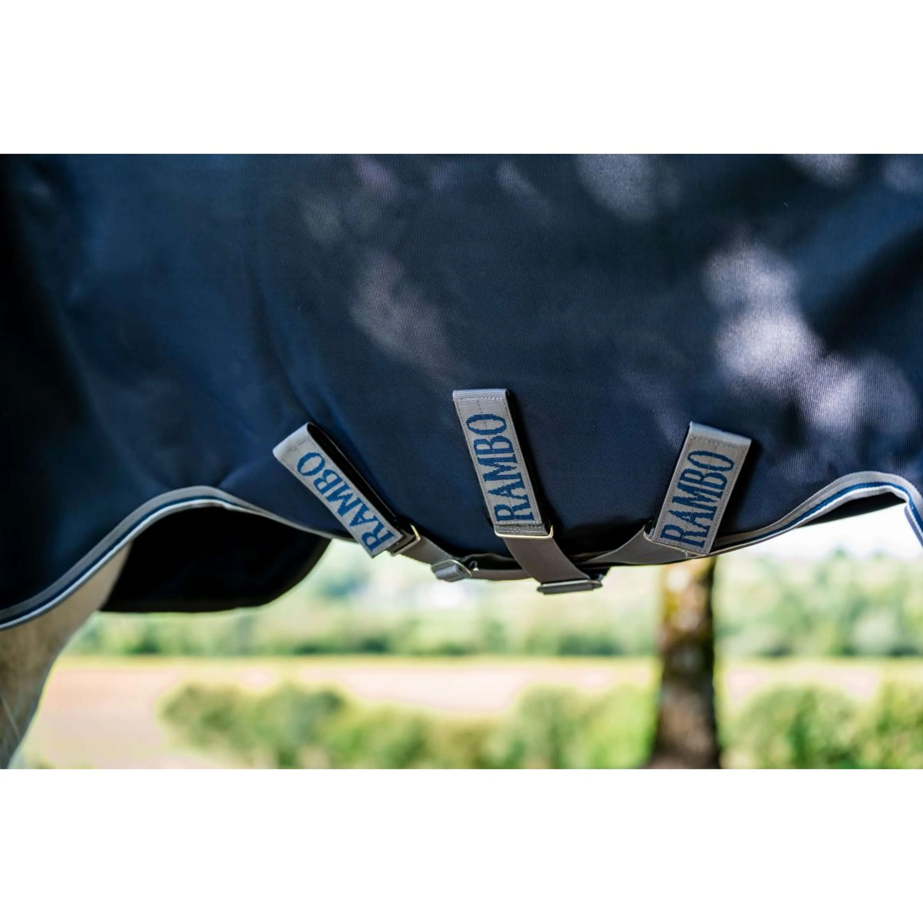 Rambo Turnout Rug 1680D Varilayer 250g Navy/Thunderstorm Grey/Silver - Image 4