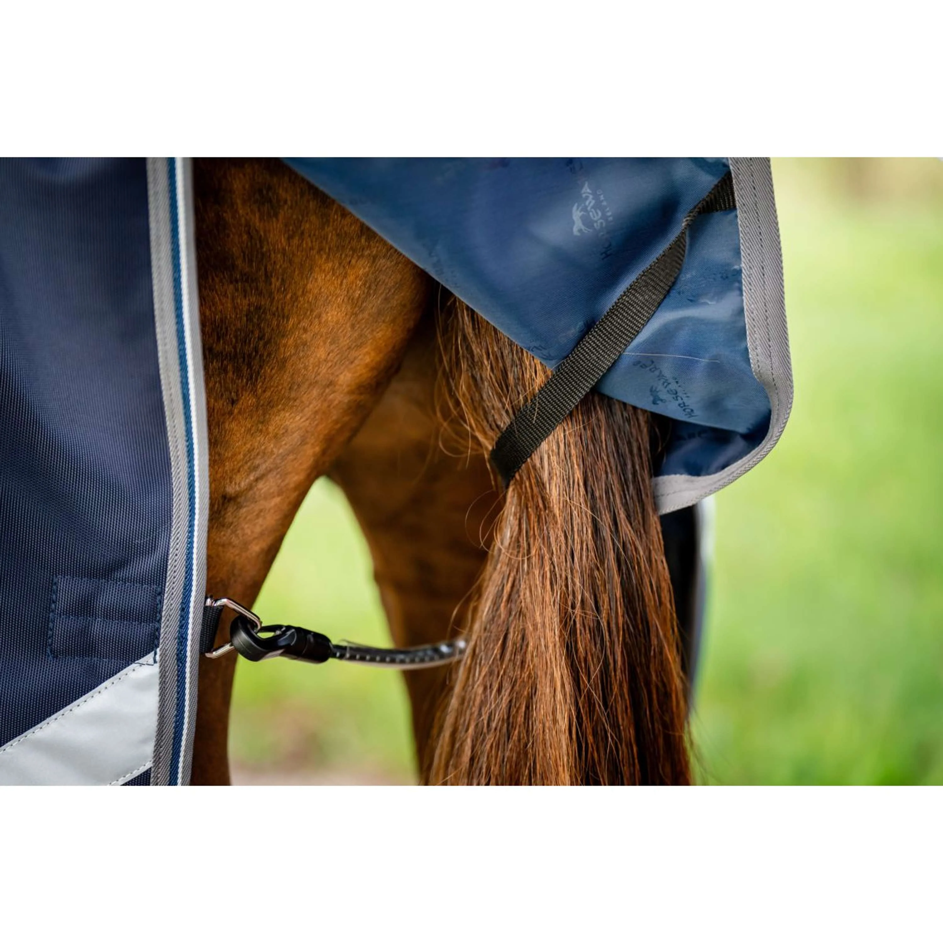 Rambo Turnout Rug 1680D Varilayer 250g Navy/Thunderstorm Grey/Silver - Image 6