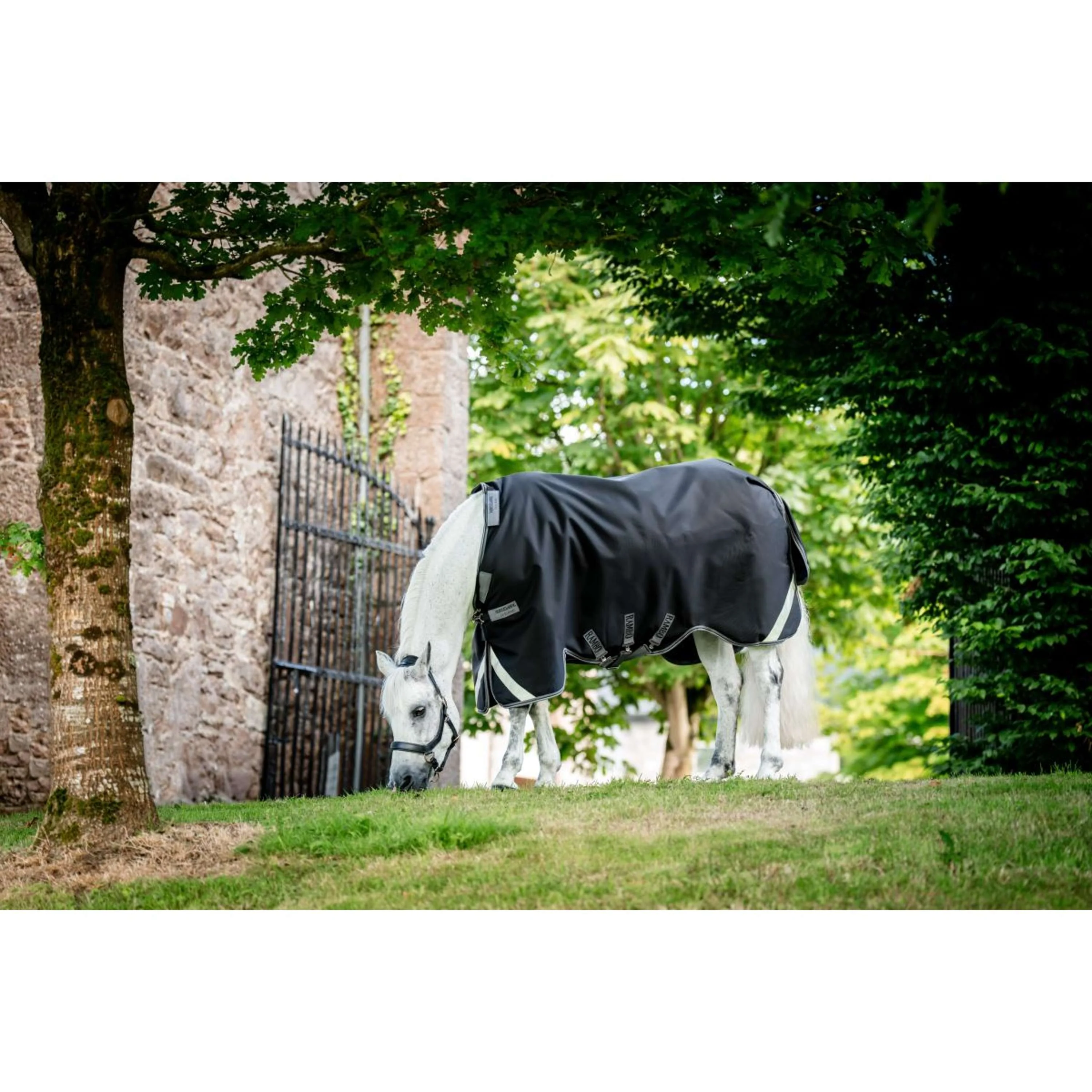 Rambo Turnout Rug 1680D Varilayer 250g Black/Thunderstorm Grey/Silver - Image 4