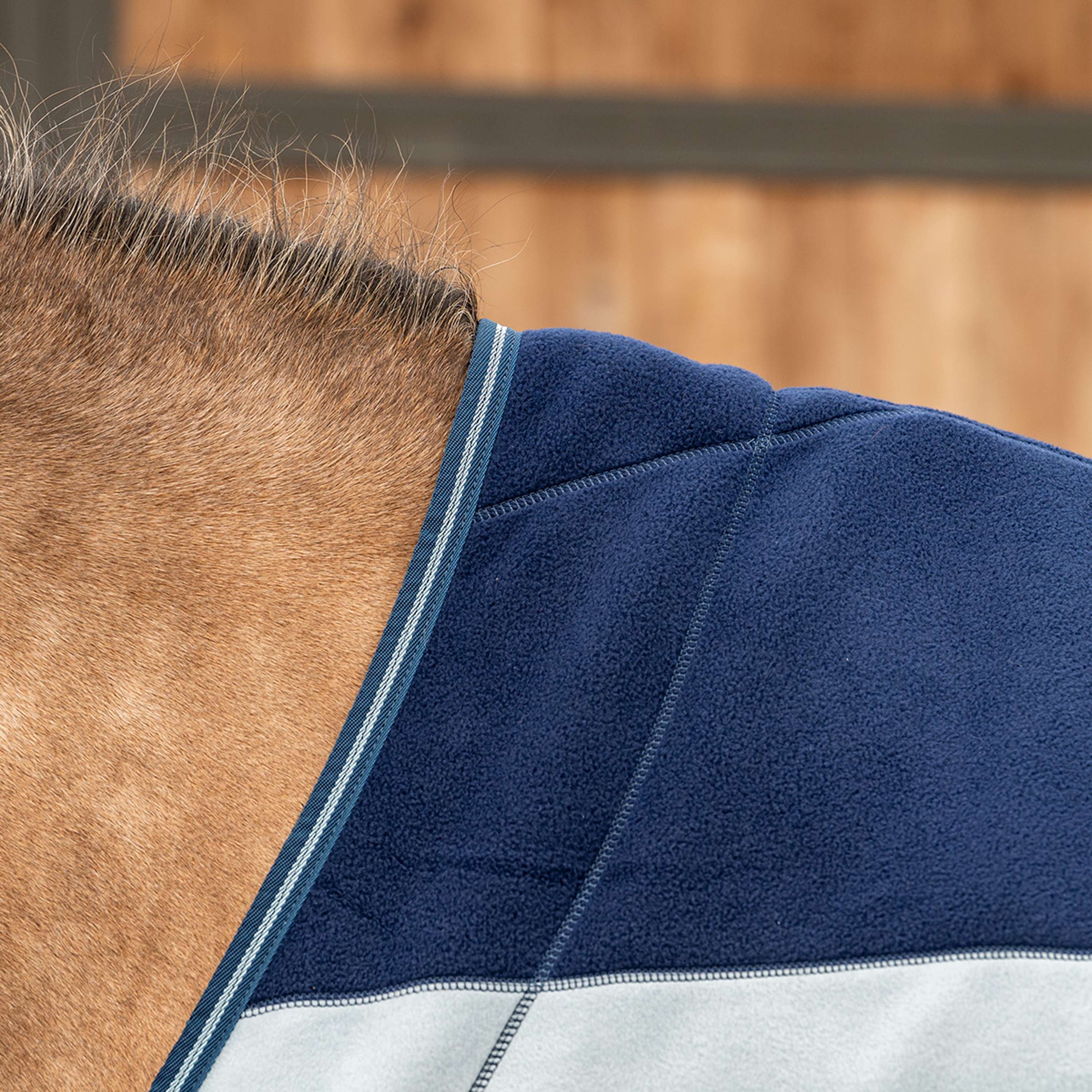 Velder Horsewear Deluxe Fleece Cooler Rug Marin - Image 5