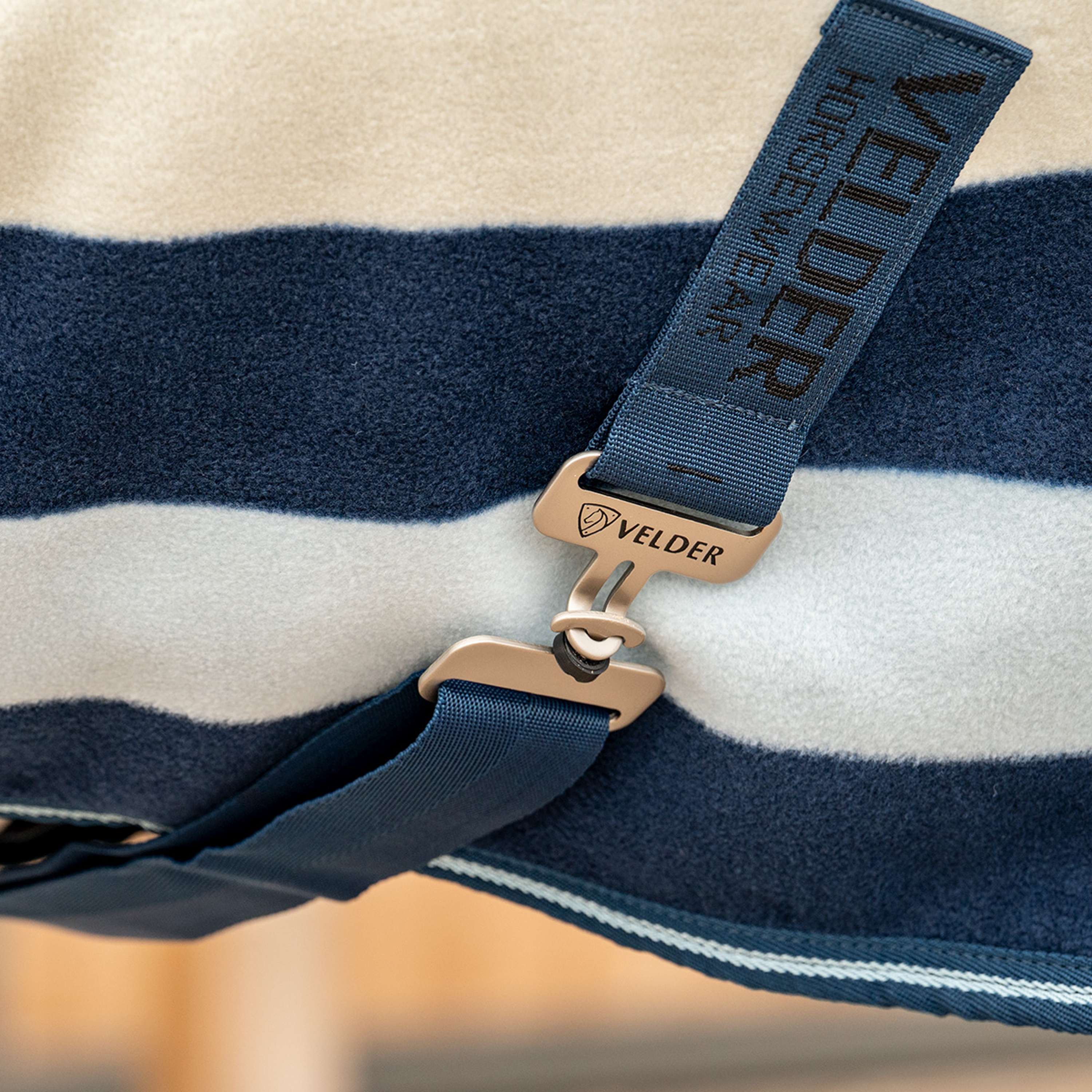 Velder Horsewear Deluxe Fleece Cooler Rug Marin - Image 7