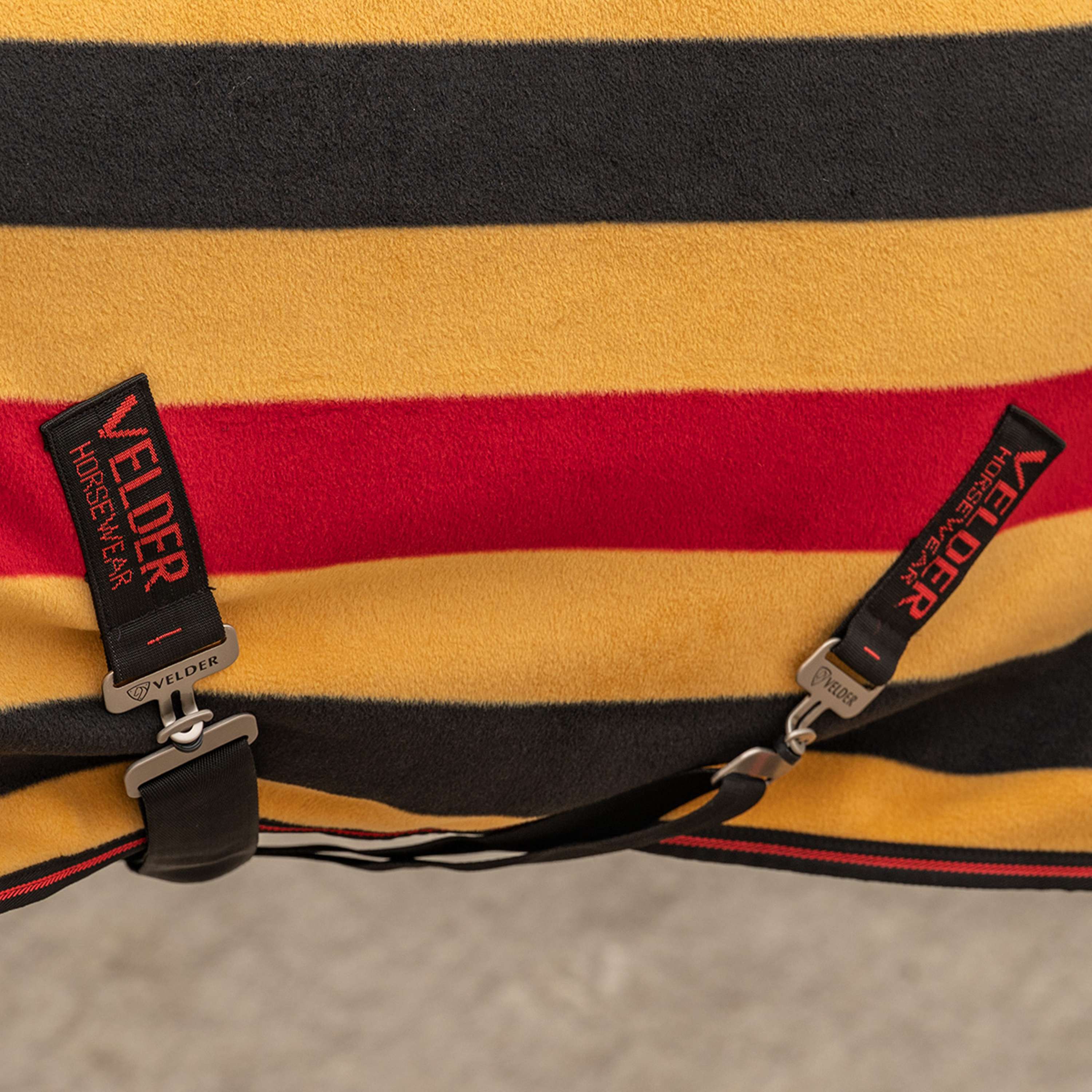 Velder Horsewear Deluxe Fleece Cooler Rug Noir/Jaune - Image 7