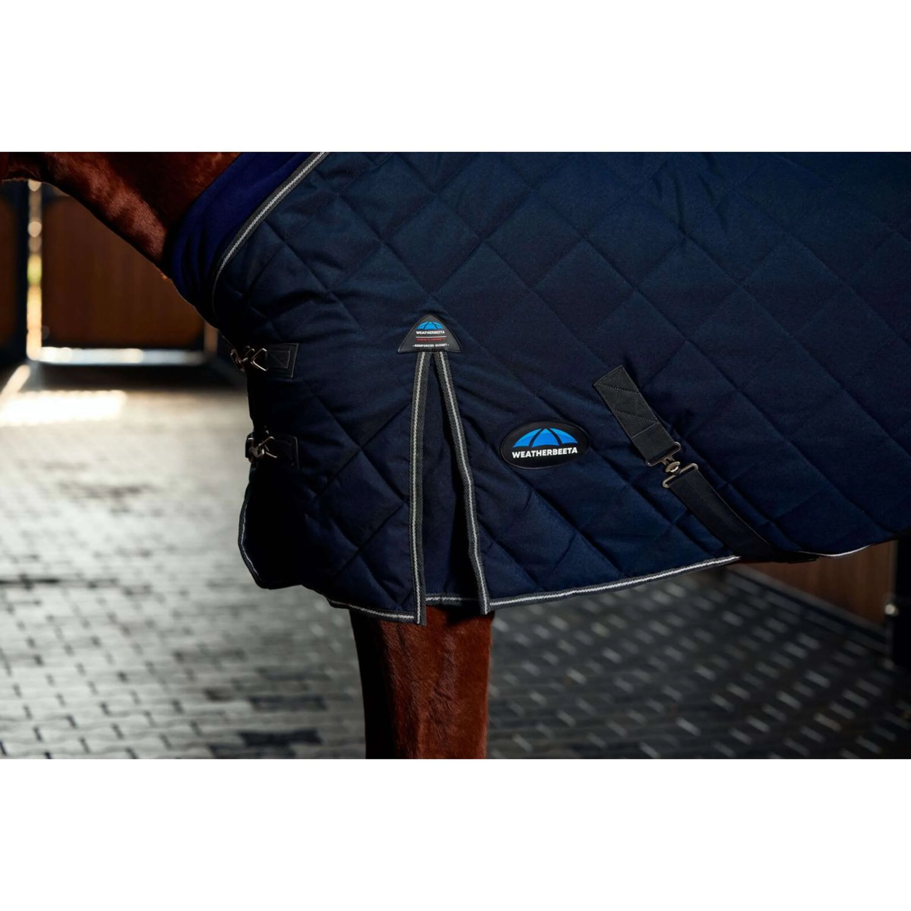 WeatherBeeta Couverture d'Écurie ComFiTec 100D Diamond Quilt Detach-A-Neck 220g Navy/Charcoal - Image 4