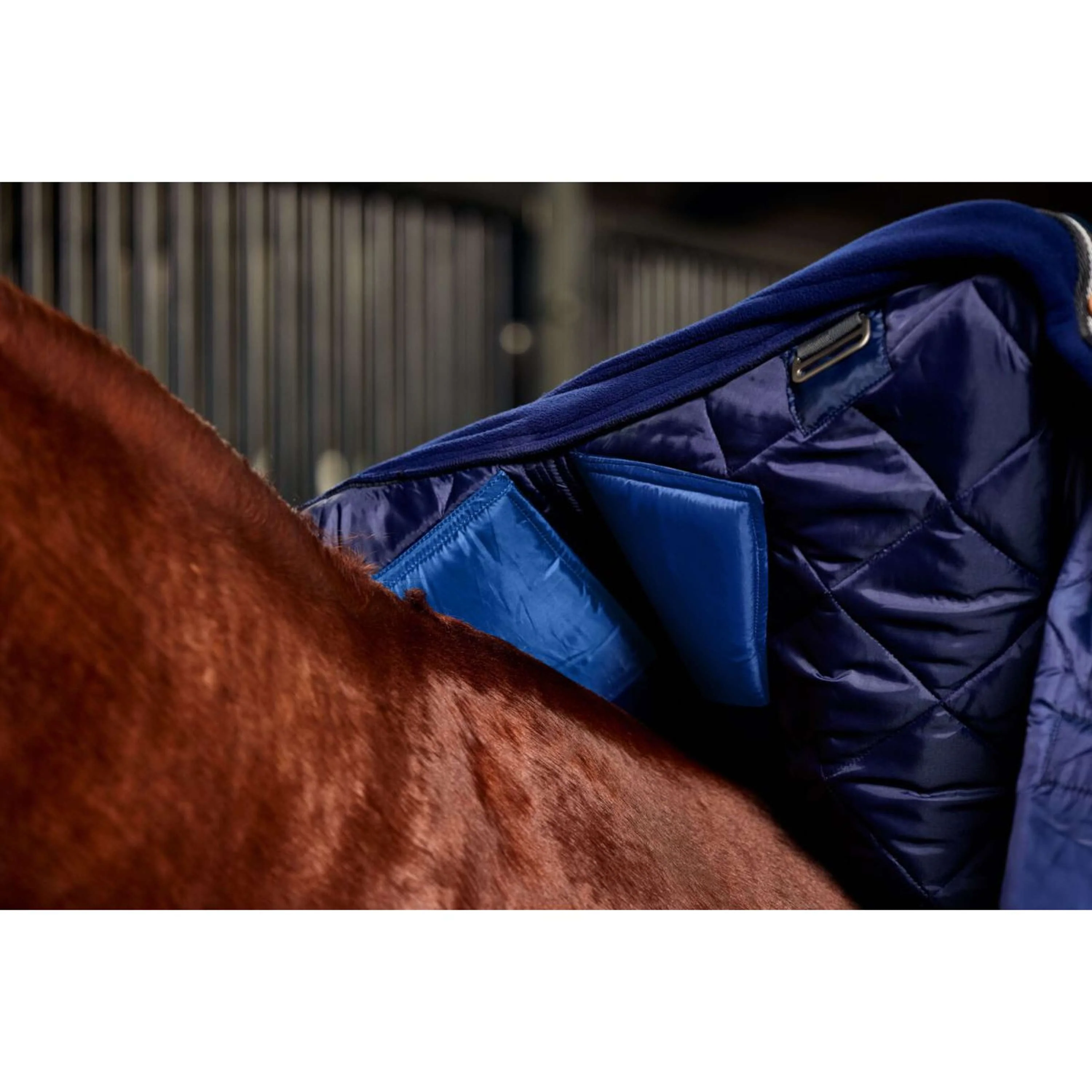 WeatherBeeta Couverture d'Écurie ComFiTec 100D Diamond Quilt Detach-A-Neck 220g Navy/Charcoal - Image 8